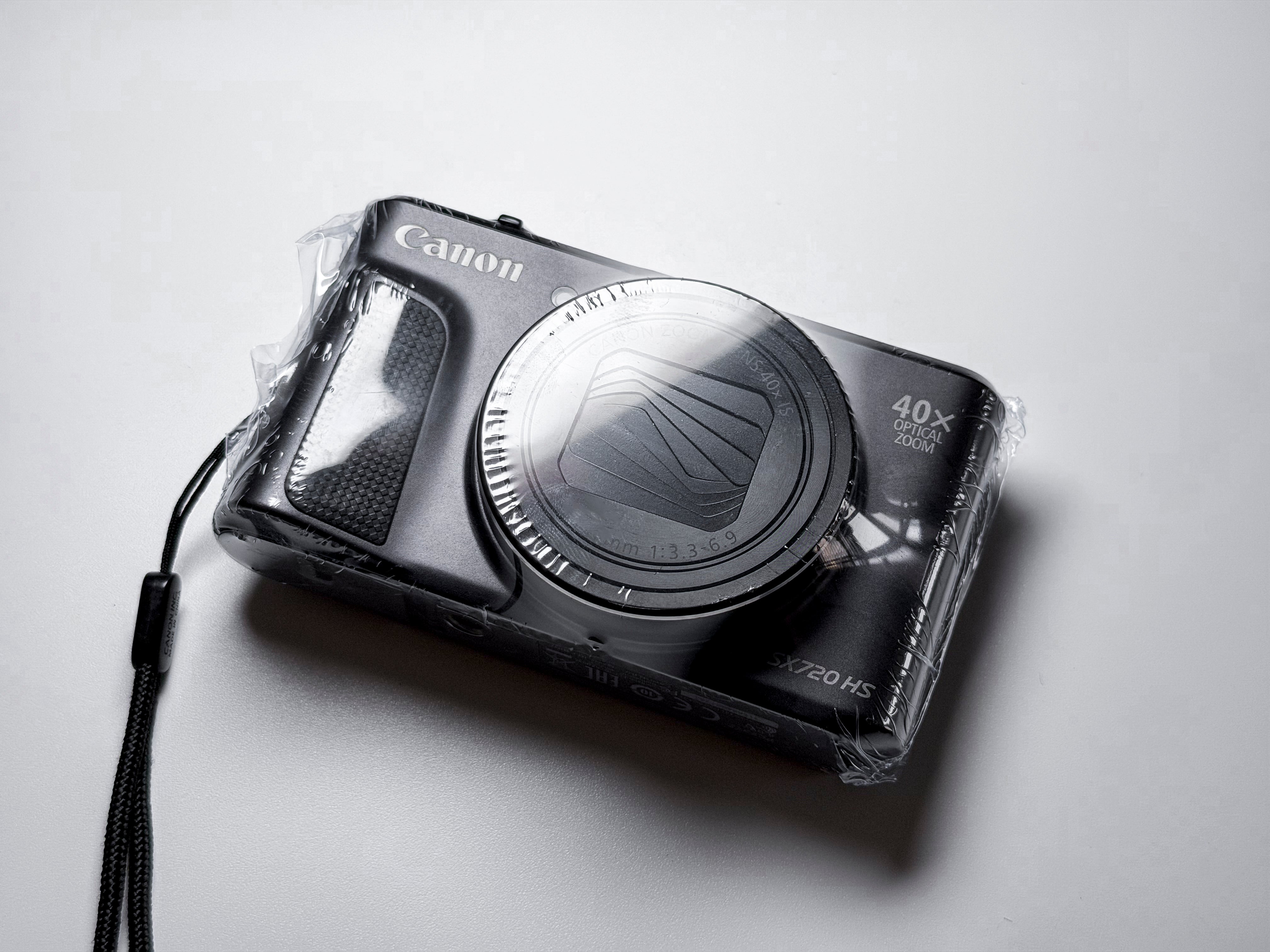 Canon Powershot SX720 HS 40x Zoom - 1 Year Warranty, Excellent