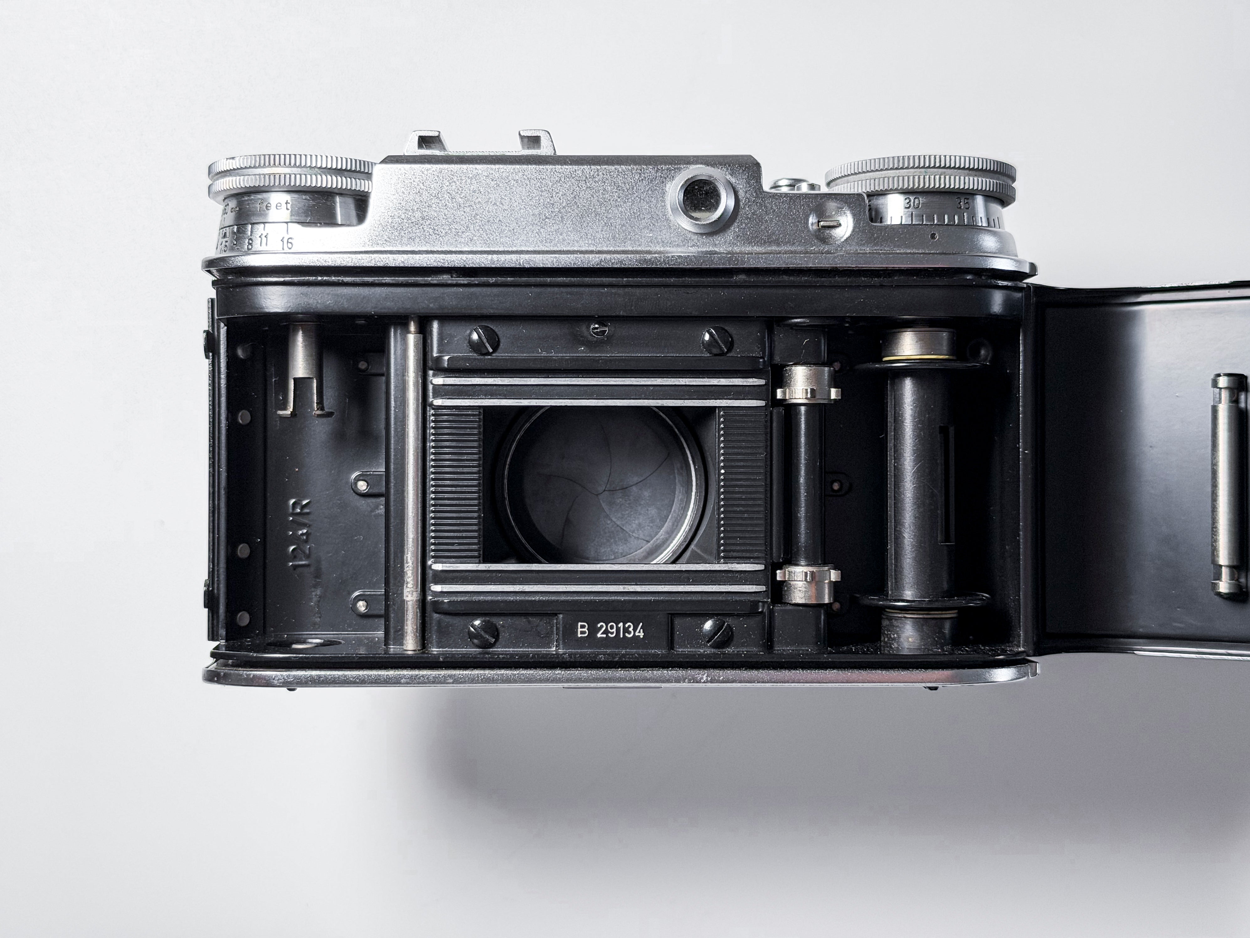 Voigtlander Prominent + 50mm f/2.0 Ultron 35mm Rangefinder - Tested, Excellent