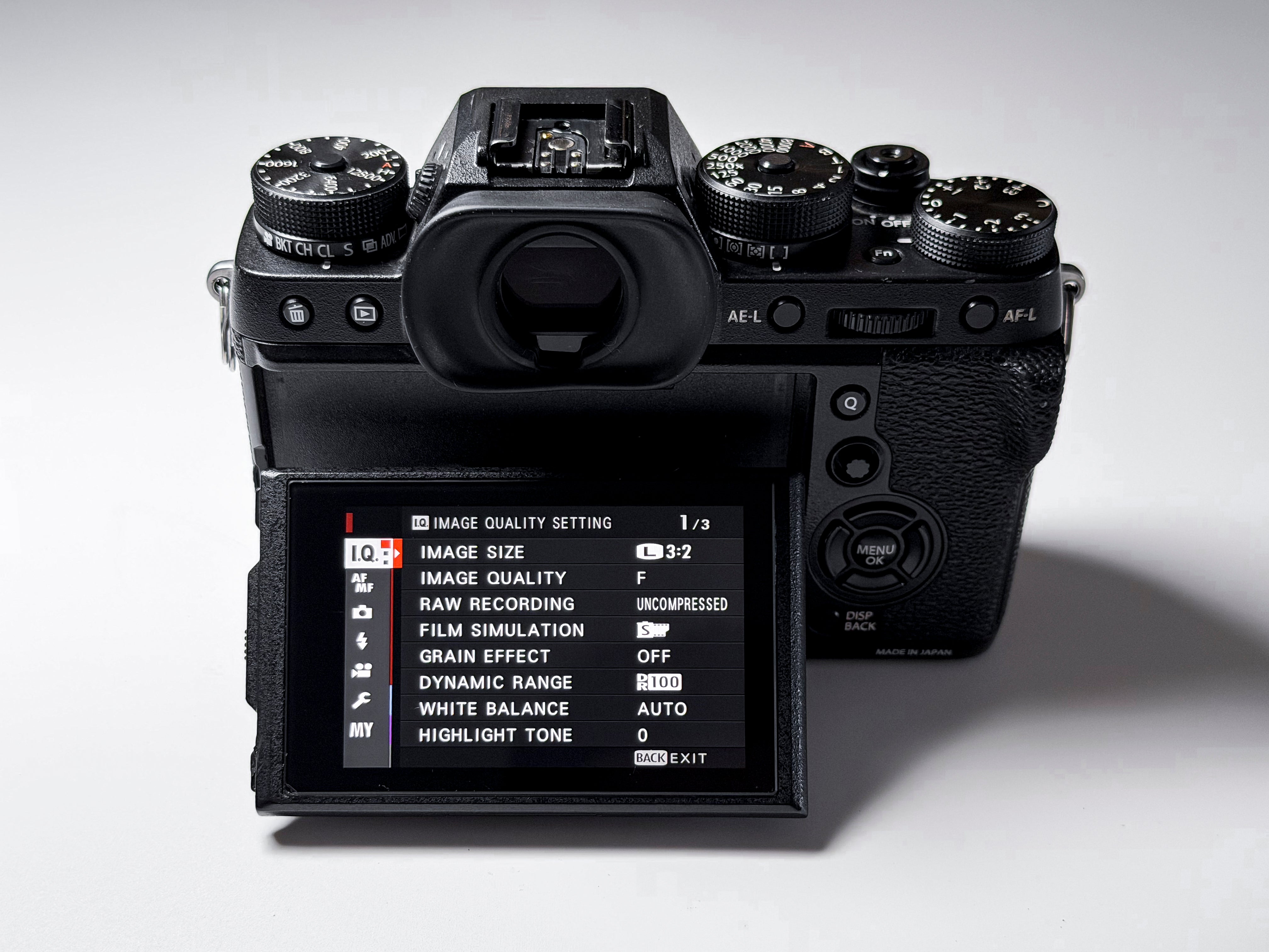 Fujifilm X-T2 Mirrorless Body 4K Fuji XT2 - 1 Year Warranty, Excellent