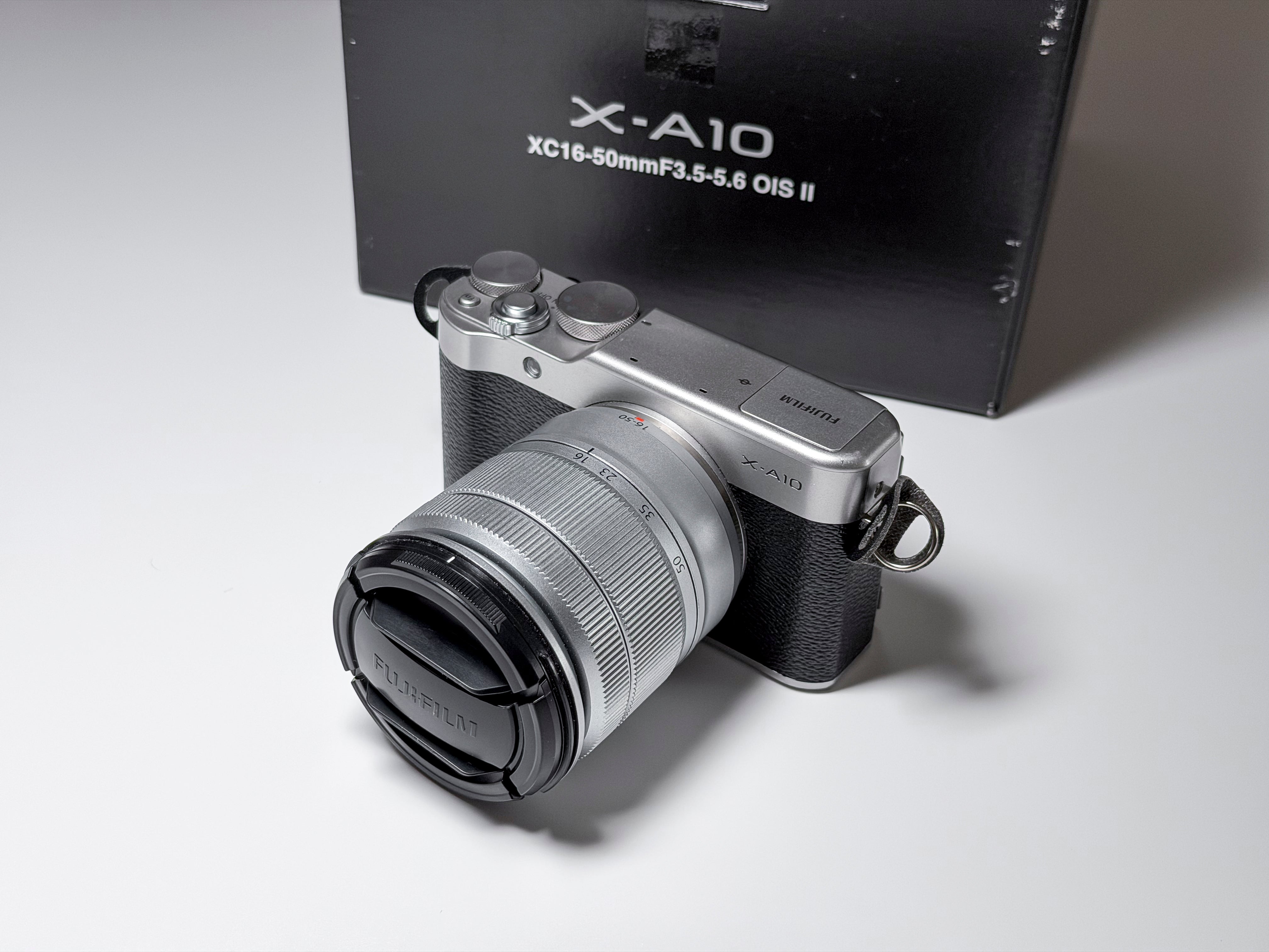Fujifilm X-A10 + 16-50mm OIS Mirrorless APS-C Fuji - 1 Year Warranty, Excellent