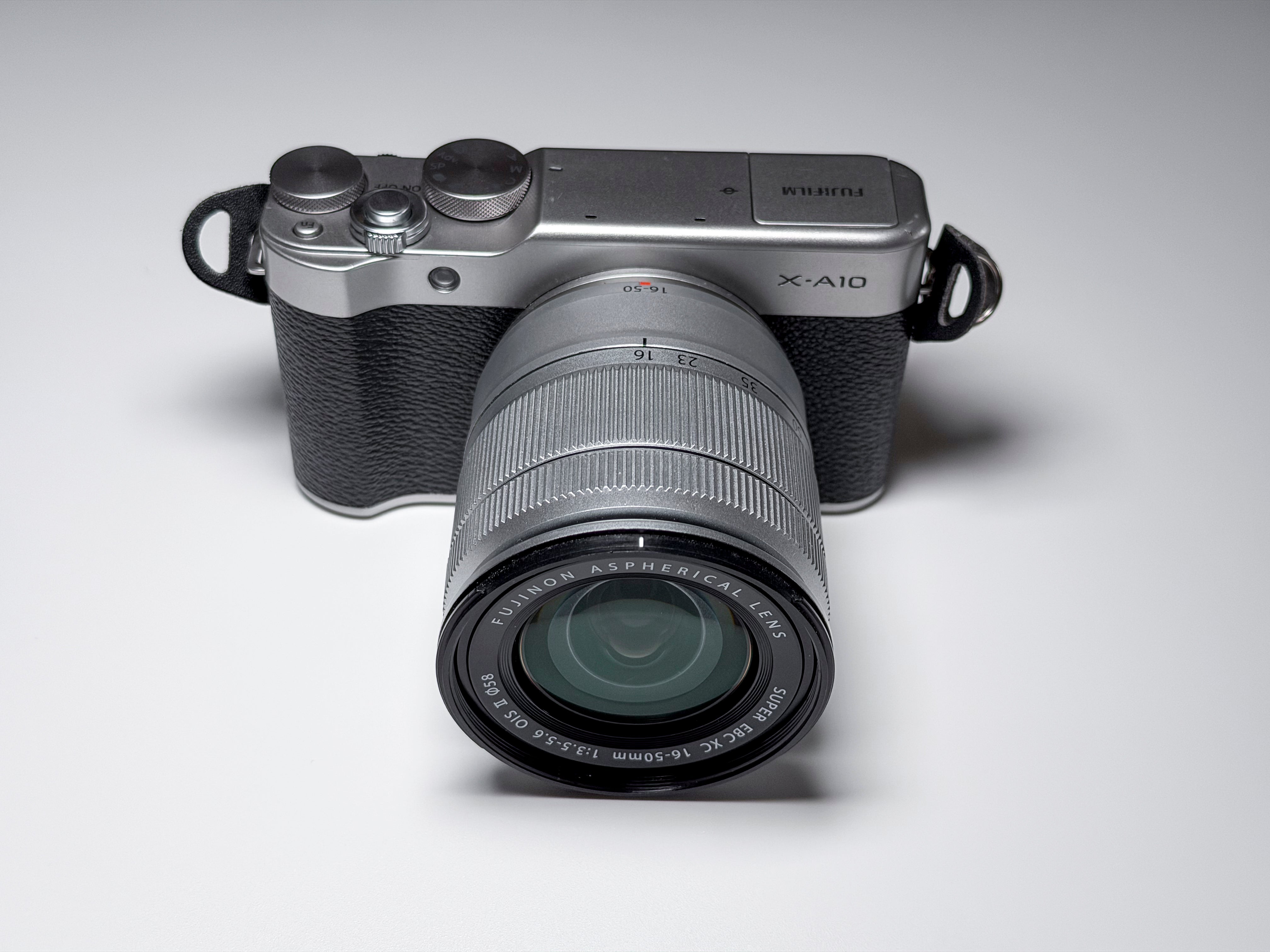 Fujifilm X-A10 + 16-50mm OIS Mirrorless APS-C Fuji - 1 Year Warranty, Excellent
