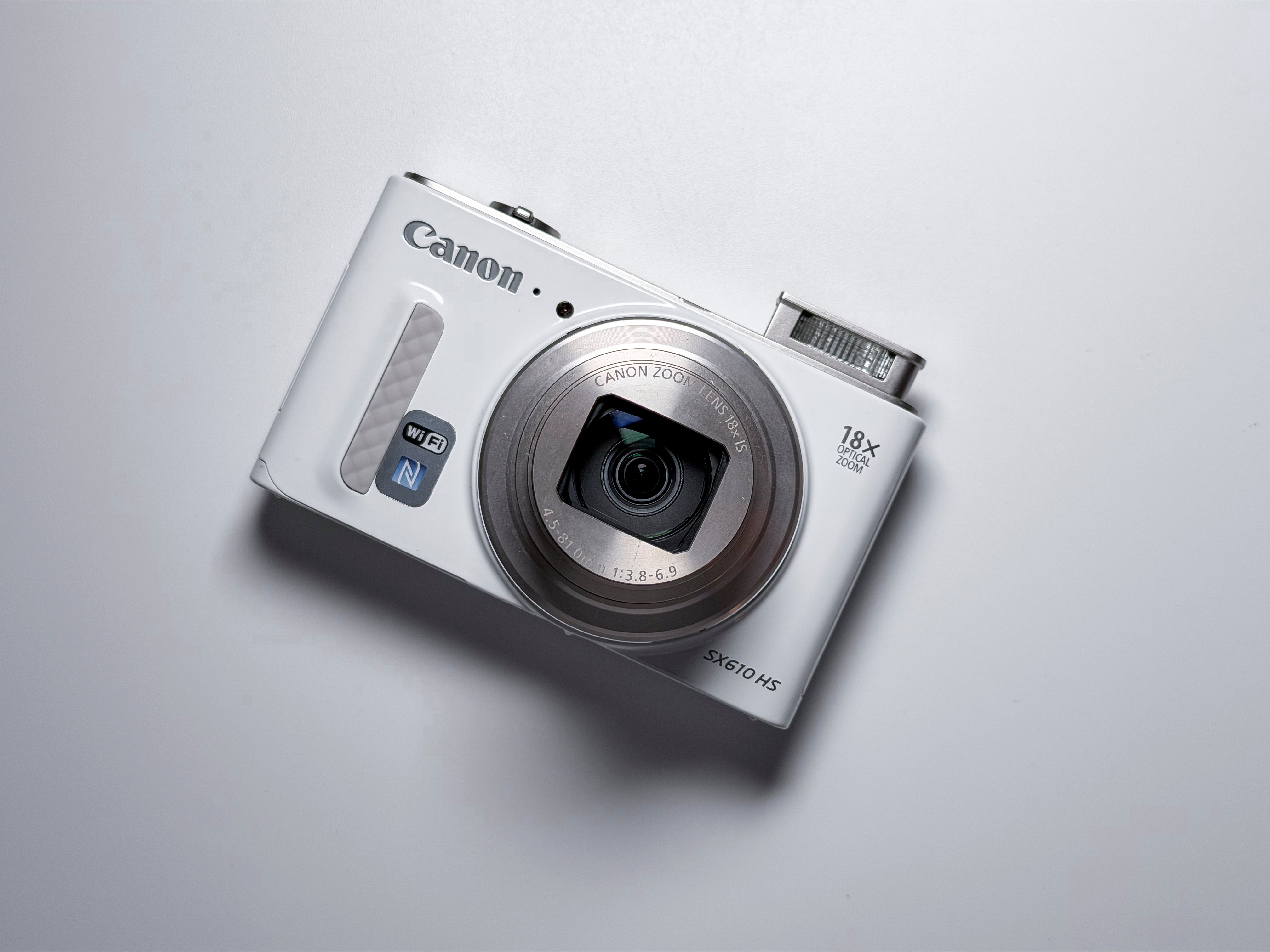 Canon SX610 HS Powershot 20x Zoom 20.2 Mpx - 1 Year Warranty, Excellent