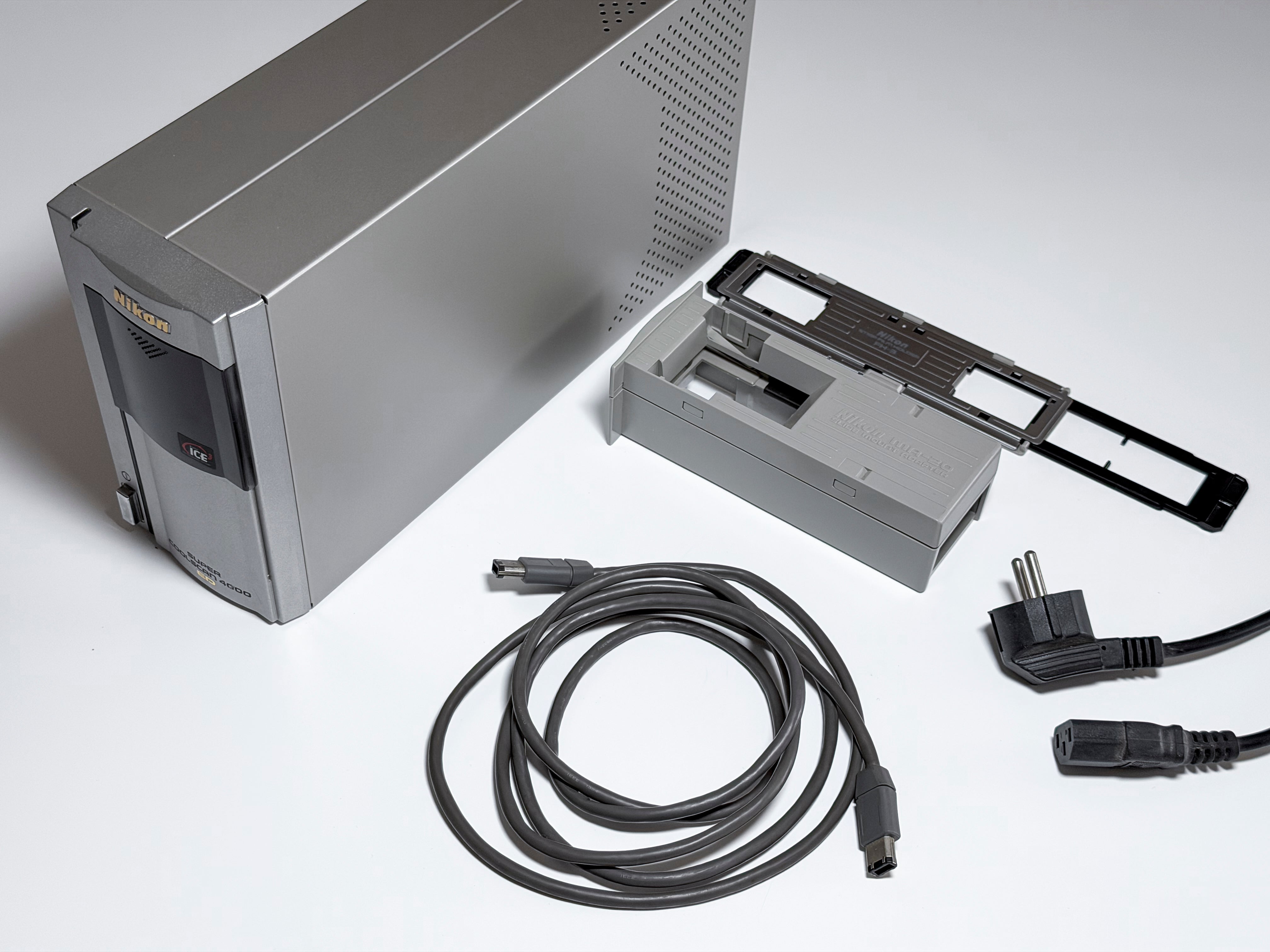 Nikon Coolscan LS-4000 ED Film Scanner + Holders - Tested and Perfectly Working