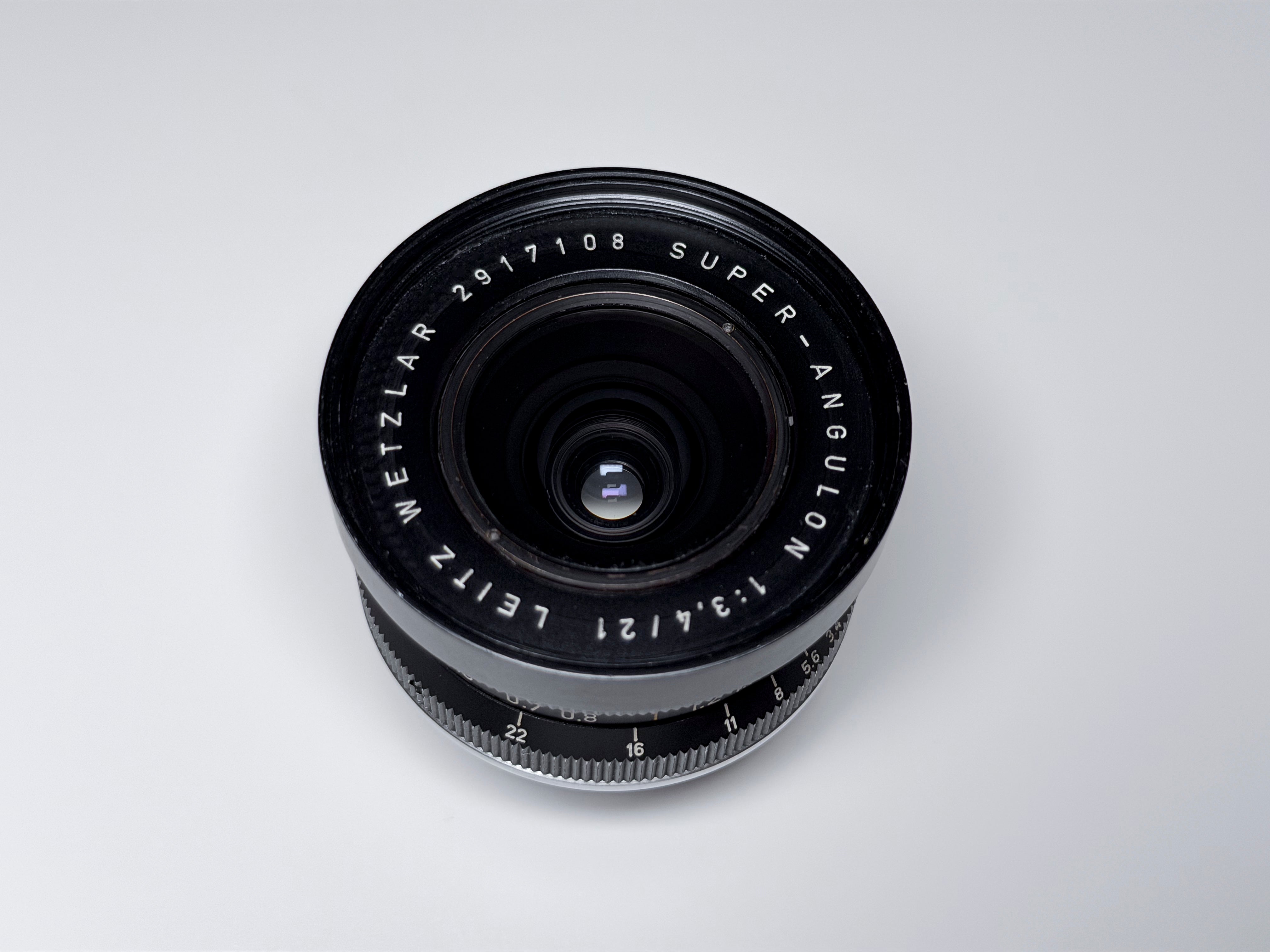 Leica M Super Angulon 21mm f/3,4 Lens + 12501 Hood - Good