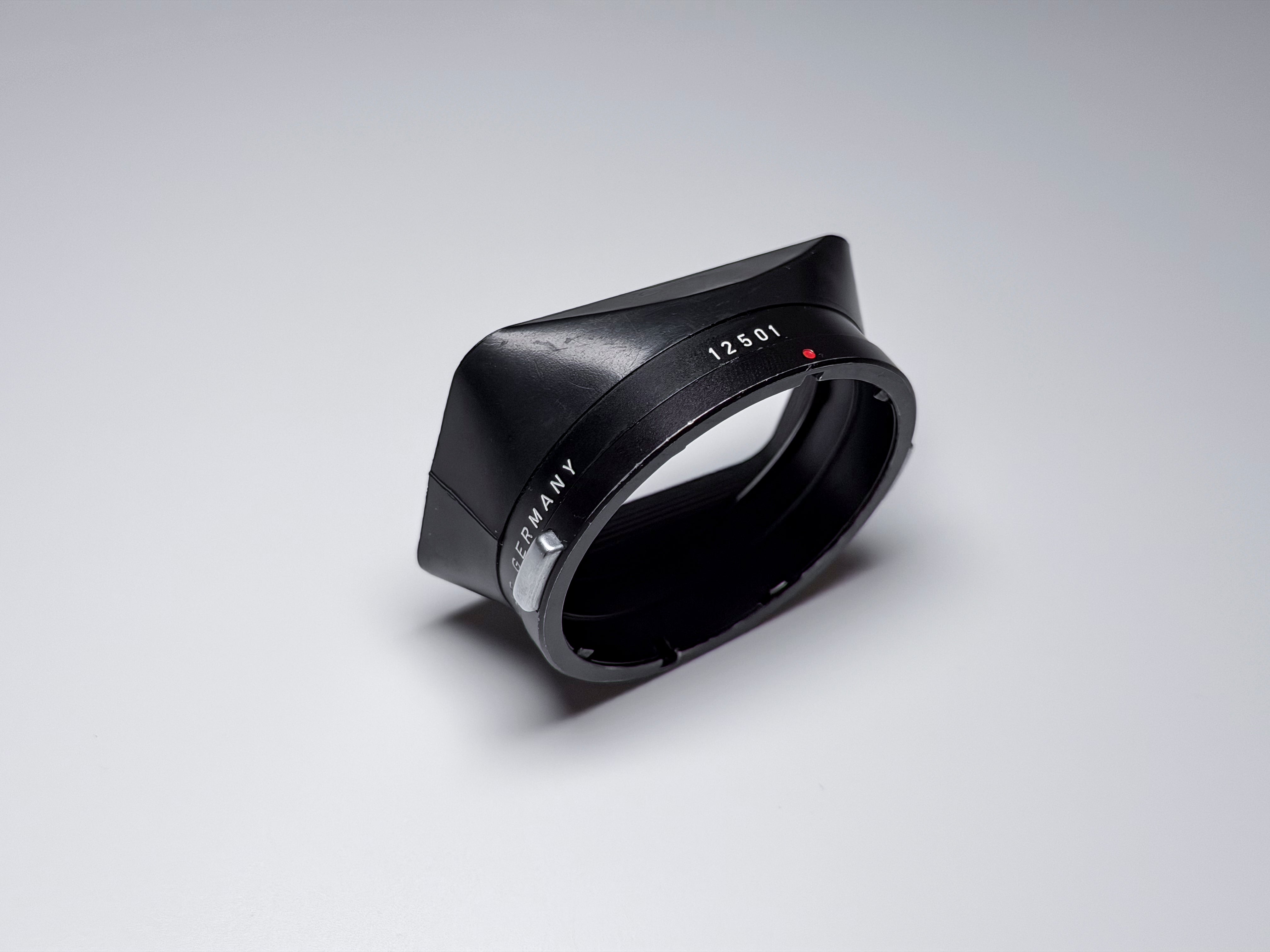 Leica M Super Angulon 21mm f/3,4 Lens + 12501 Hood - Good