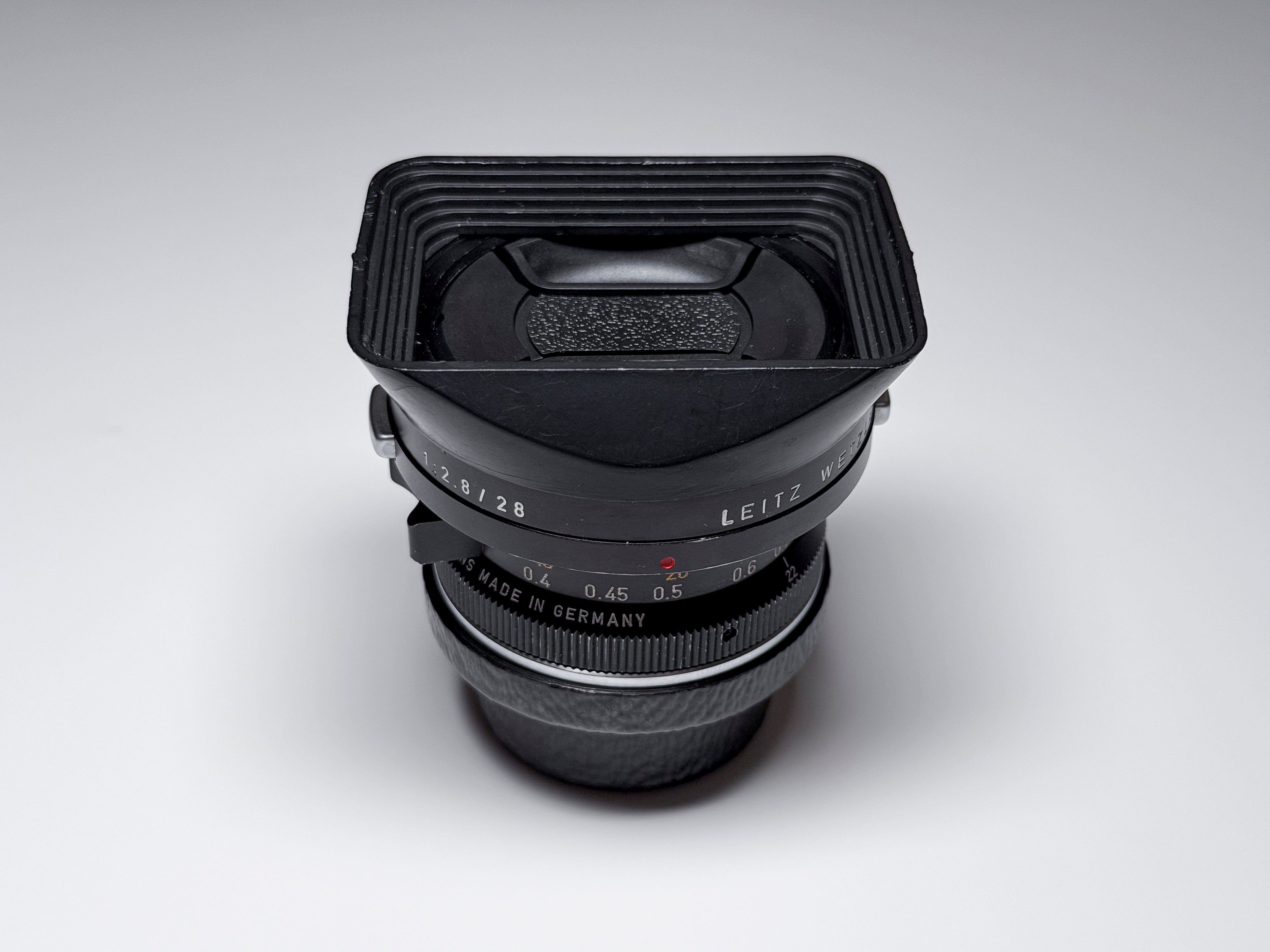 Leica M Super Angulon 21mm f/3,4 Lens + 12501 Hood - Good