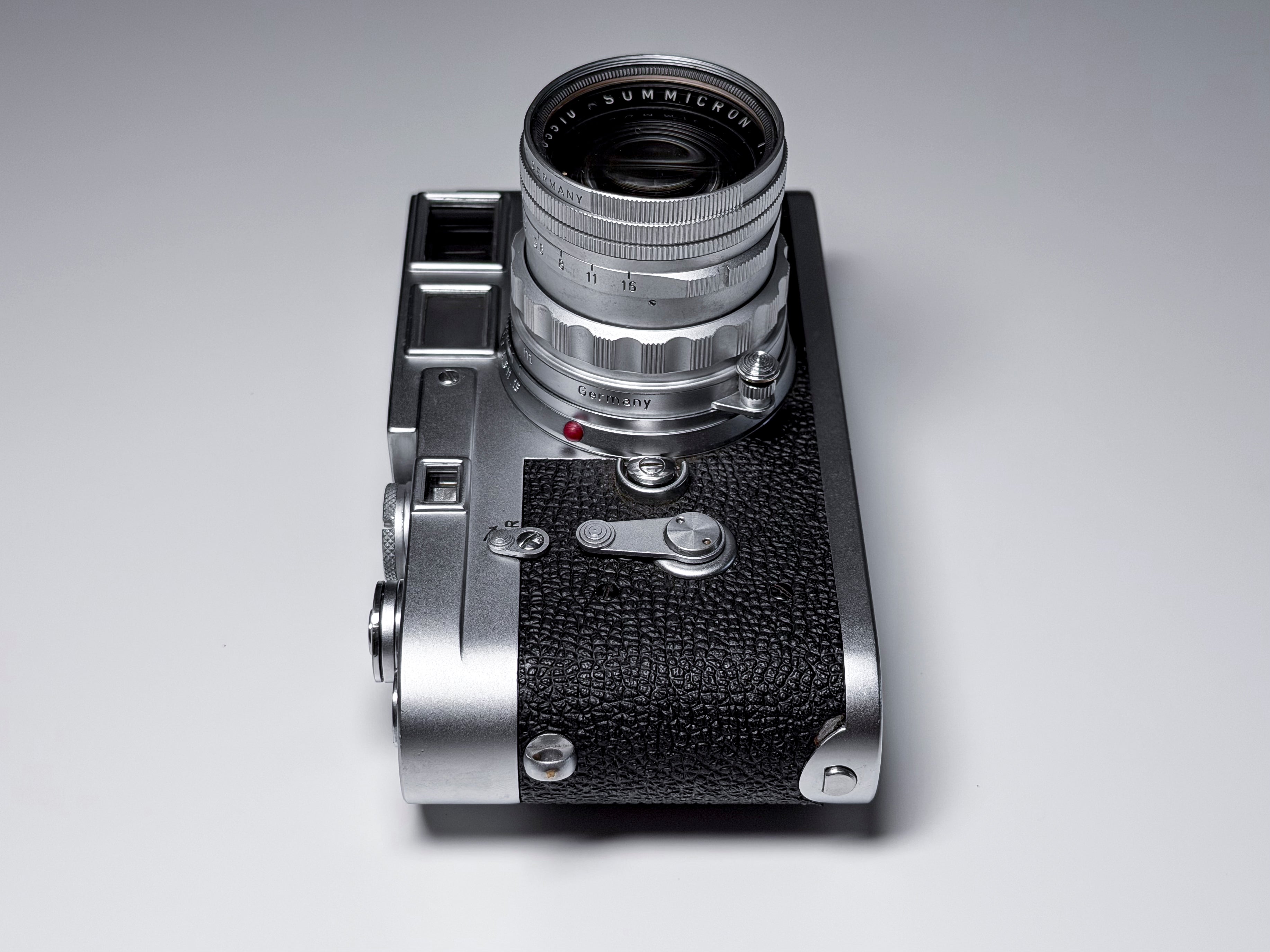 Leica M3 Single Stroke + Summicron 50mm f/2 Rigid + Hood - Perfectly Working
