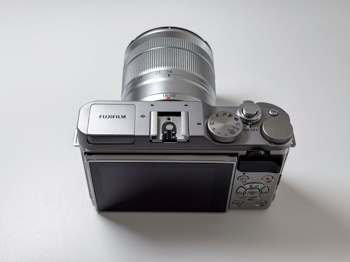 Fujifilm X-A3 + 16-50mm Kit APS-C Fuji XA3 - 1 Year Warranty, Excellent