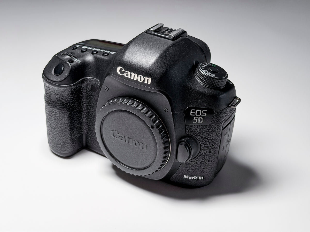 Canon 5D Mark III 3 EOS DSLR Full Frame - 1 Year Warranty, Perfectly Working