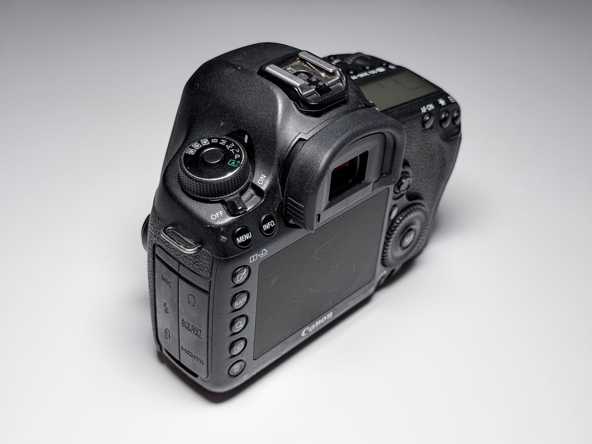 Canon 5D Mark III 3 EOS DSLR Full Frame - 1 Year Warranty, Perfectly Working