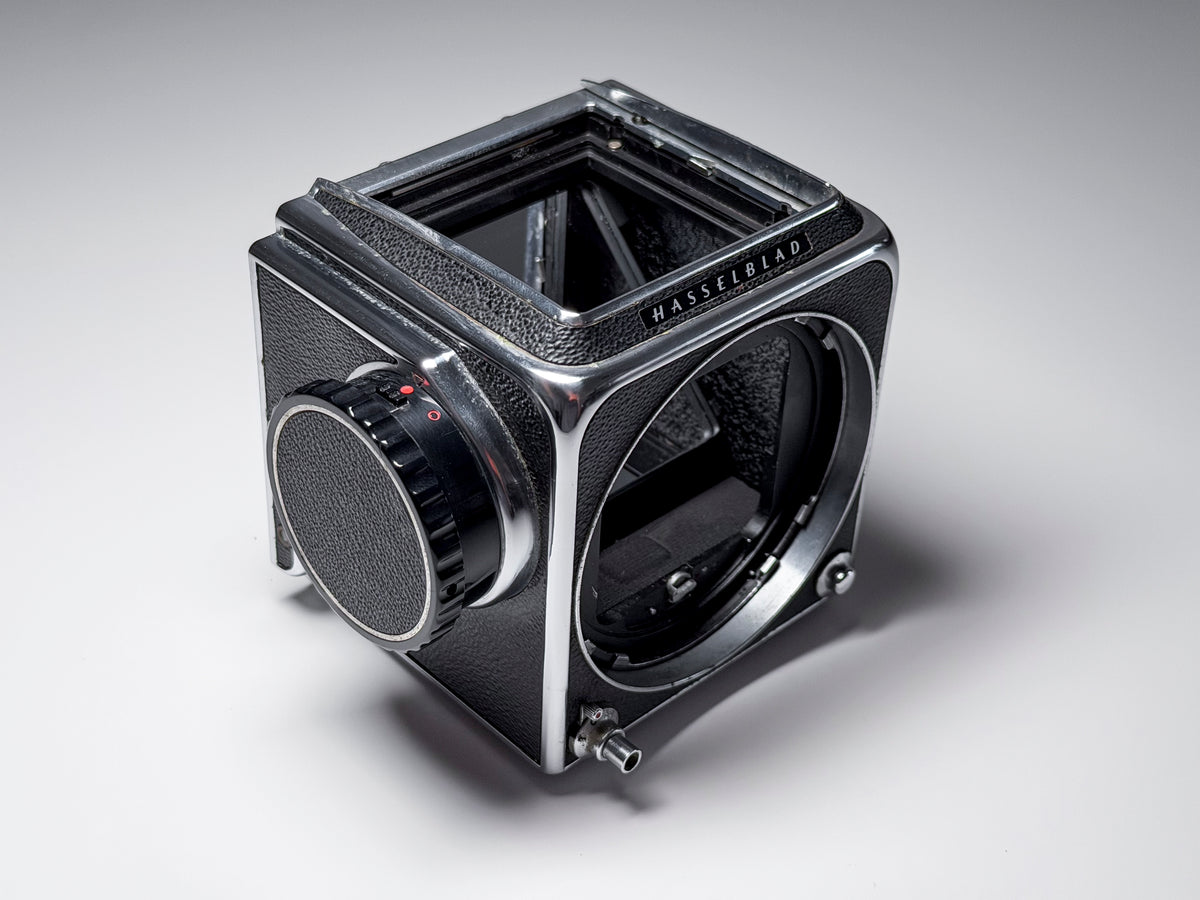 Hasselblad 500 CM C/M Body - Needs adjustment, Read Description