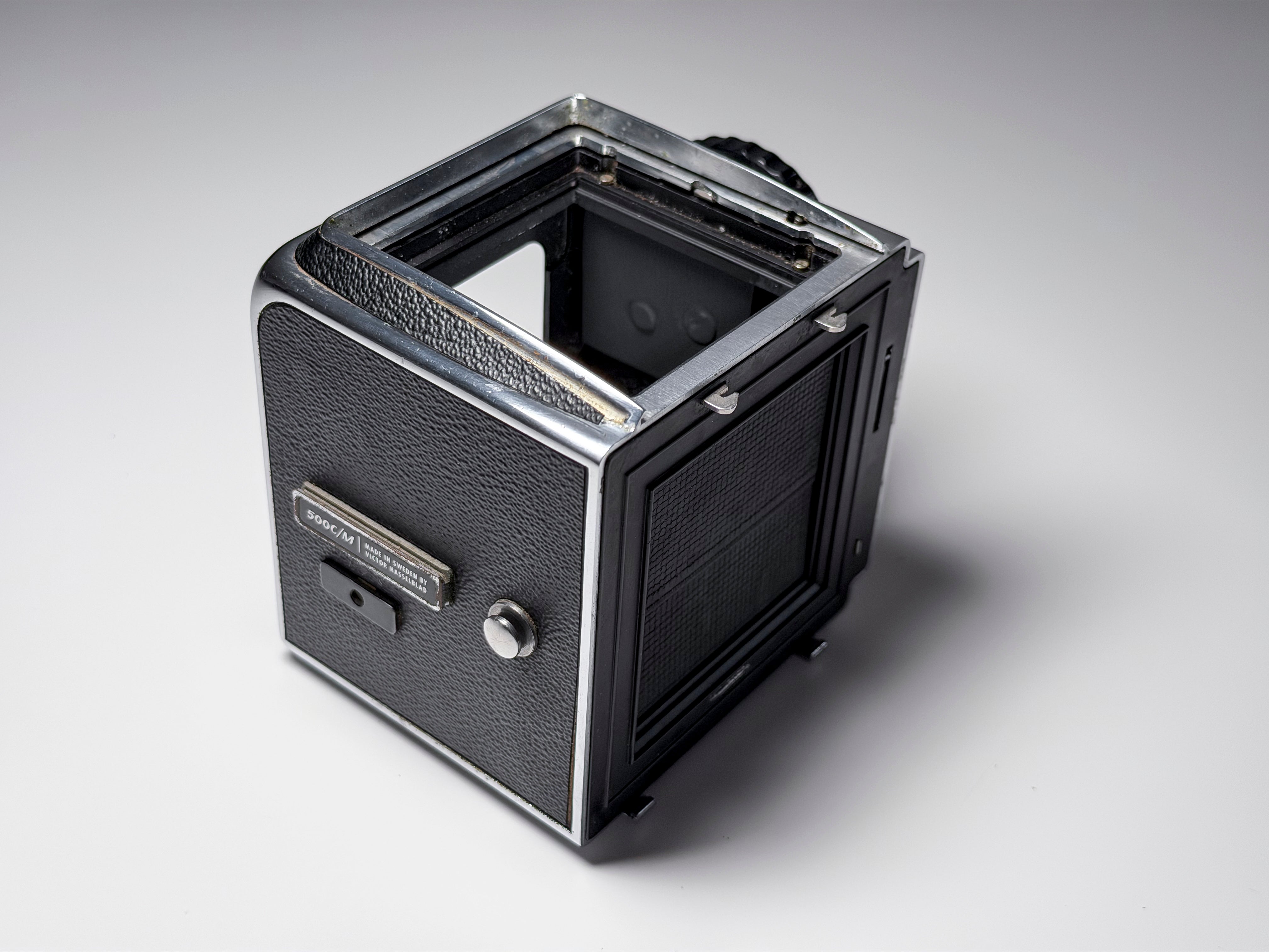Hasselblad 500 CM C/M Body - Needs adjustment, Read Description