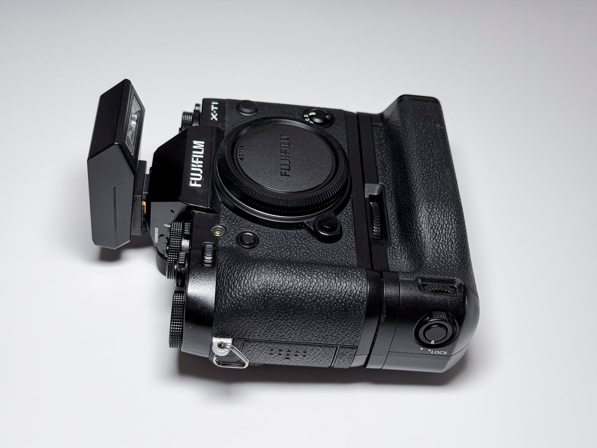 Fujifilm X-T1 Mirrorless Body + Flash and Grip - 1 Year Warranty Fuji XT1