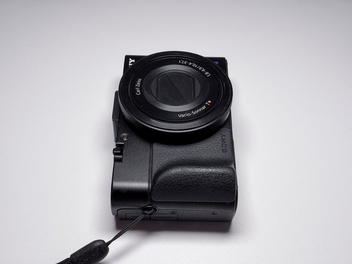 Sony Cyber-shot RX100 II Compact Camera 20.2 Mpx - 1 Year Warranty, Excellent
