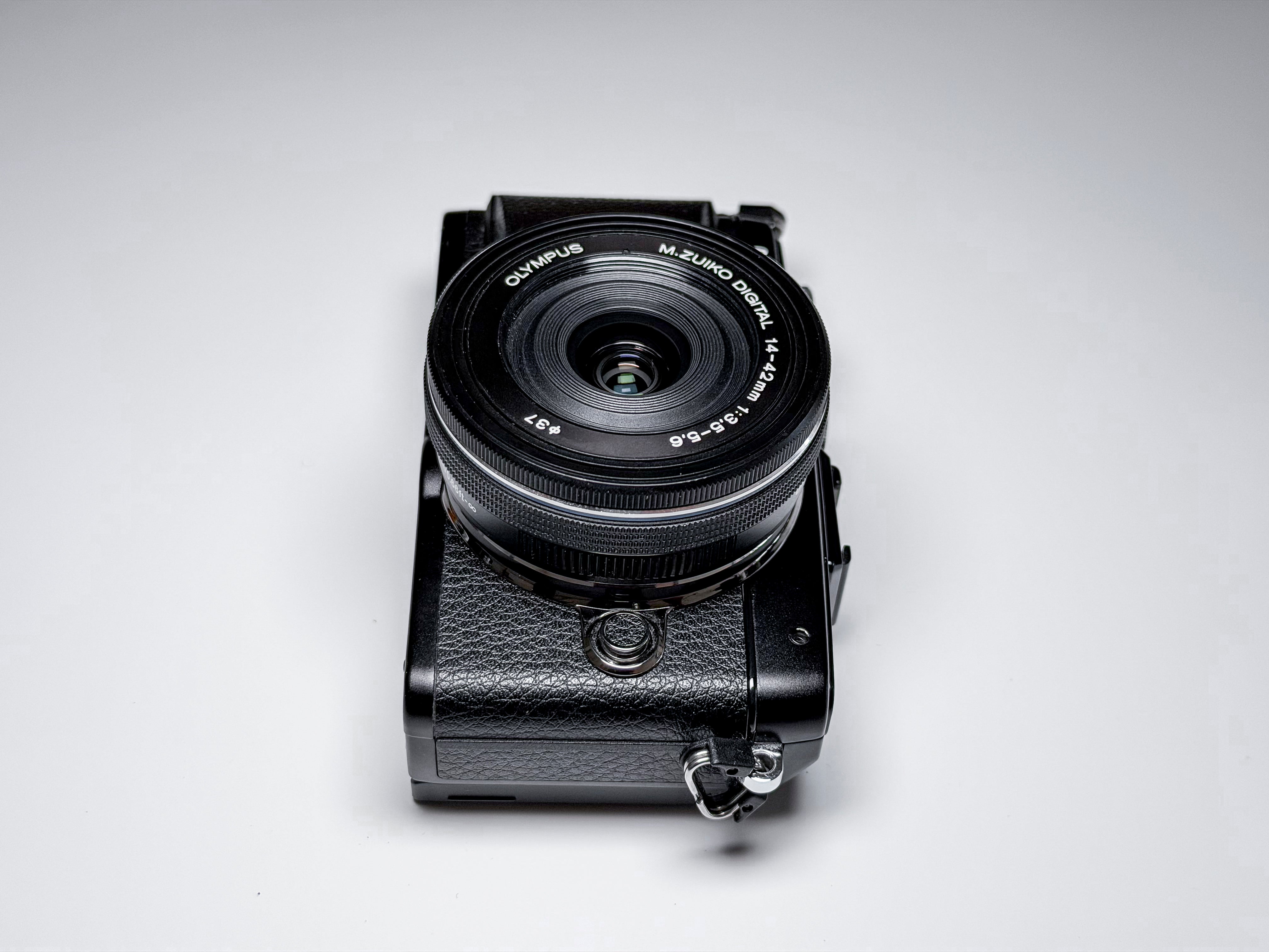 Olympus E-PL7 + 14-42mm Pancake Zuiko M43 - 1 Year Warranty, Excellent EPL7