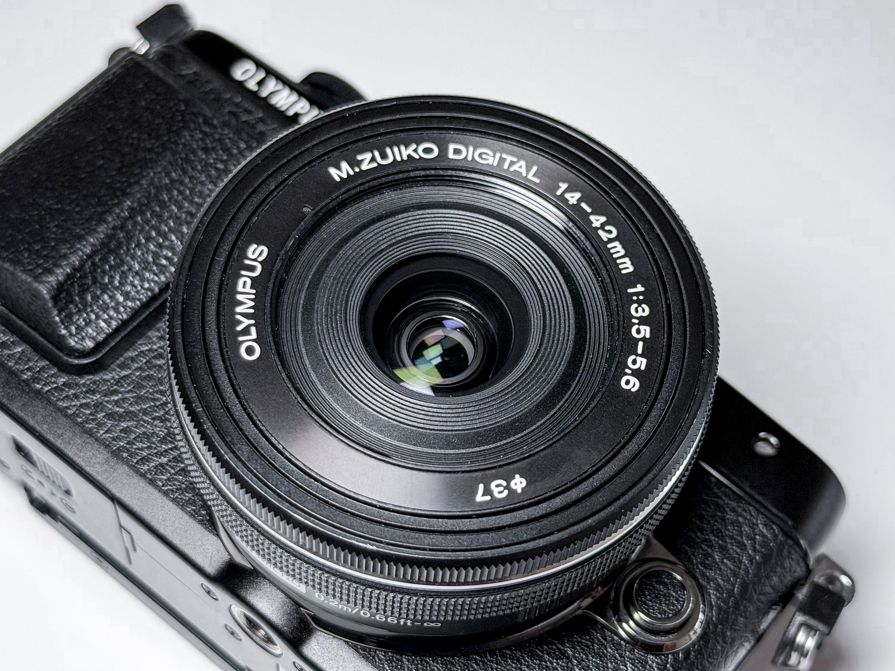 Olympus E-PL7 + 14-42mm Pancake Zuiko M43 - 1 Year Warranty, Excellent EPL7