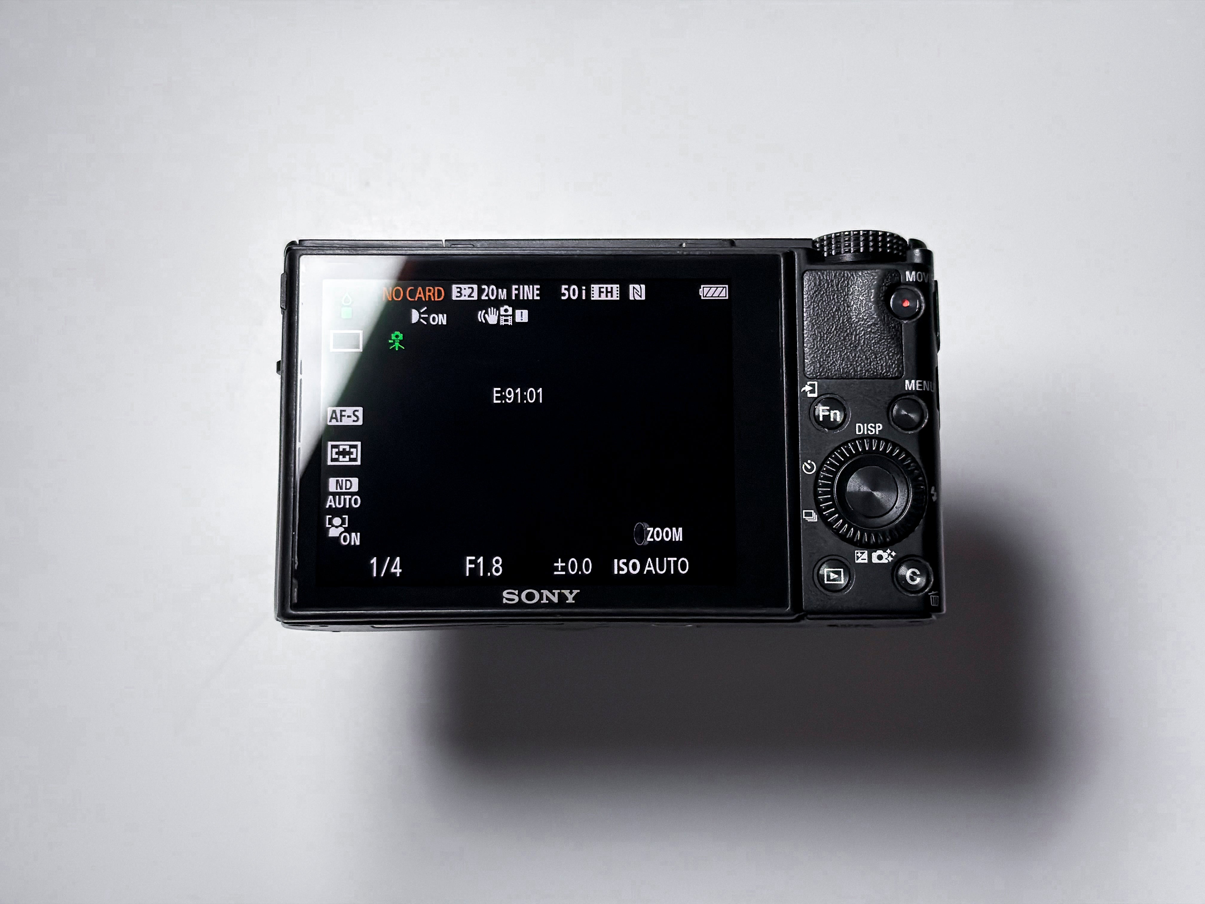 Sony RX100 III Mark 3 Cyber-shot 20,1 Mpx - Working except for the flash