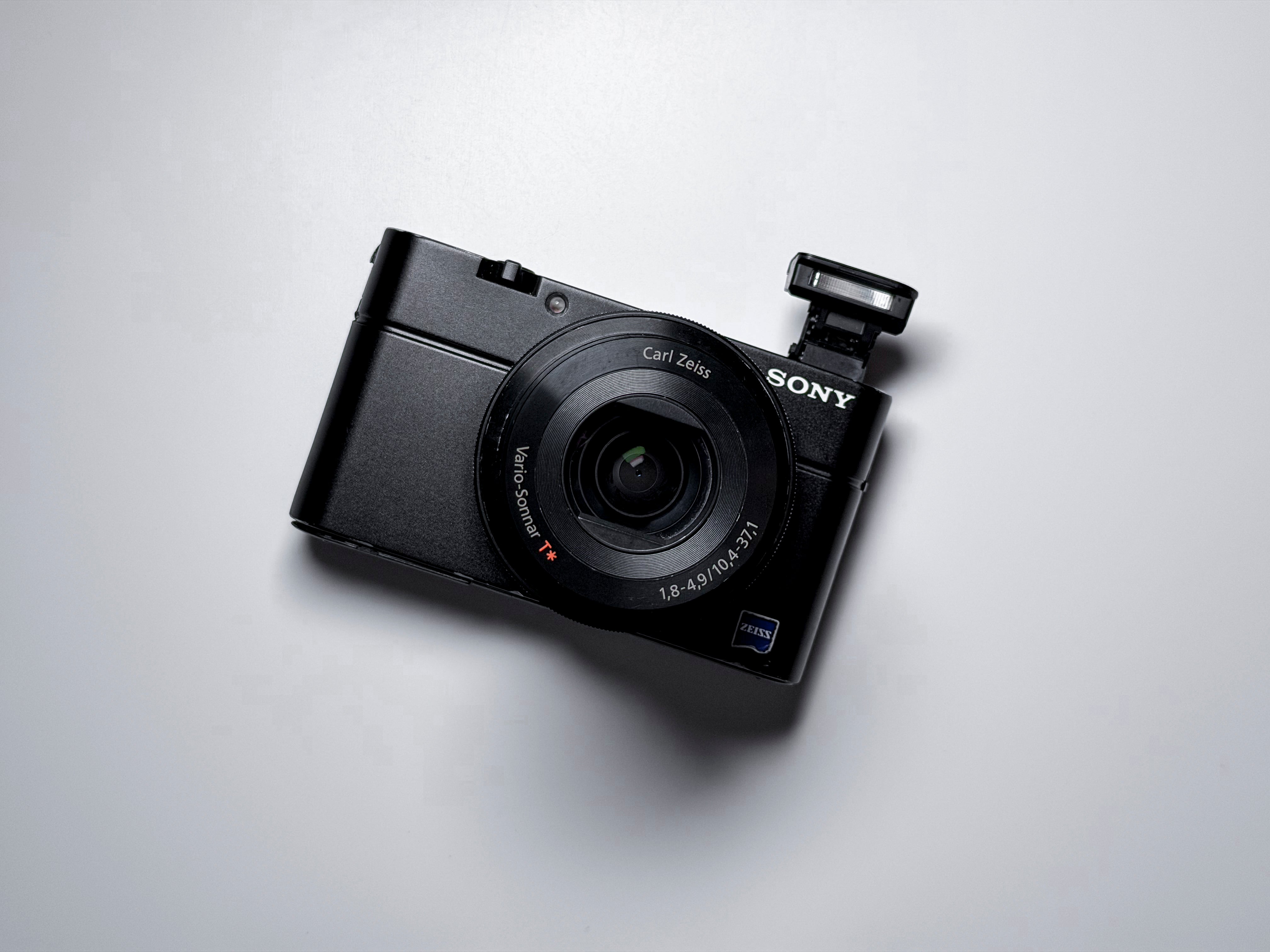 Sony RX100 Cyber-shot Digital Camera 20.2 Mpx - 1 Year Warranty RX 100 RX-100