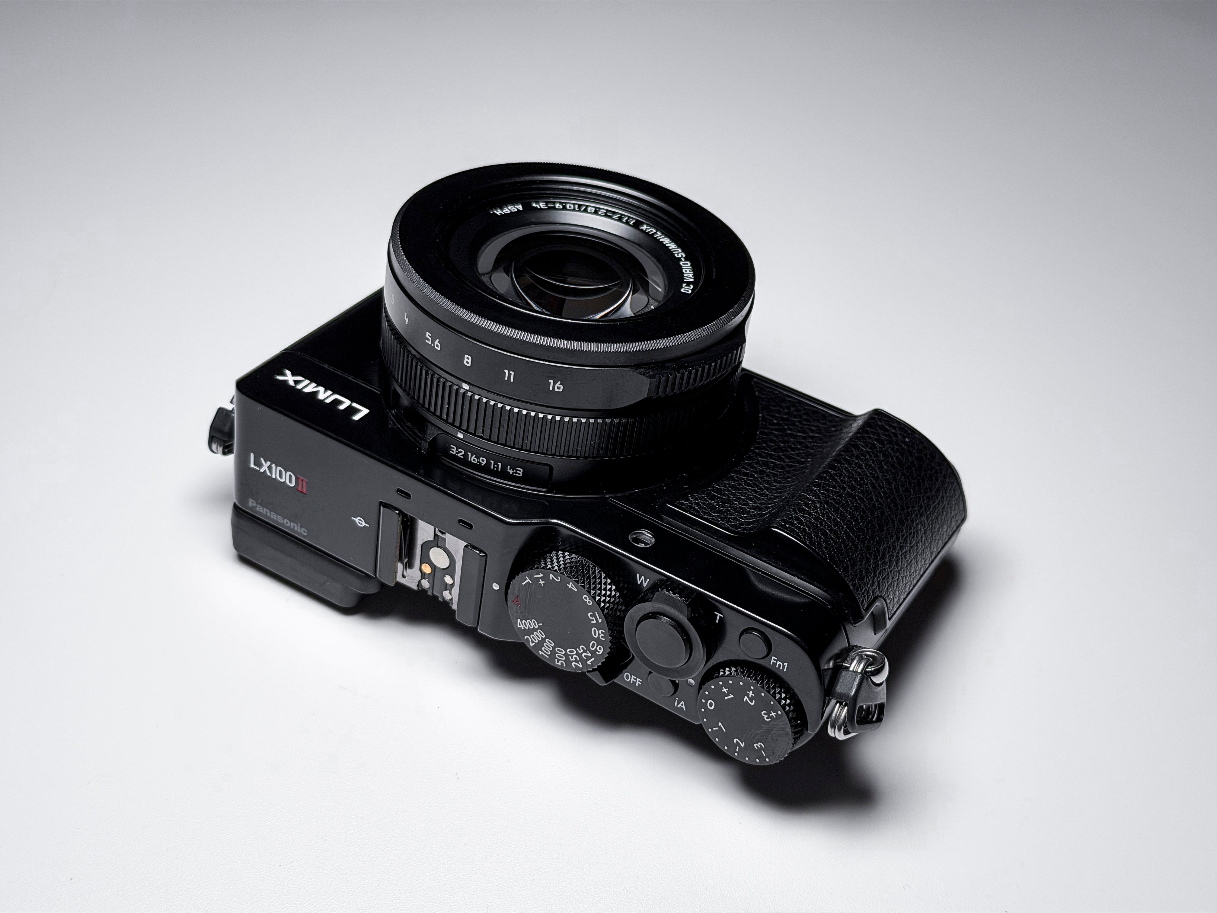 Panasonic Lumix LX100 II Leica Lens MFT Sensor - Near Mint, 1 Year Warranty,