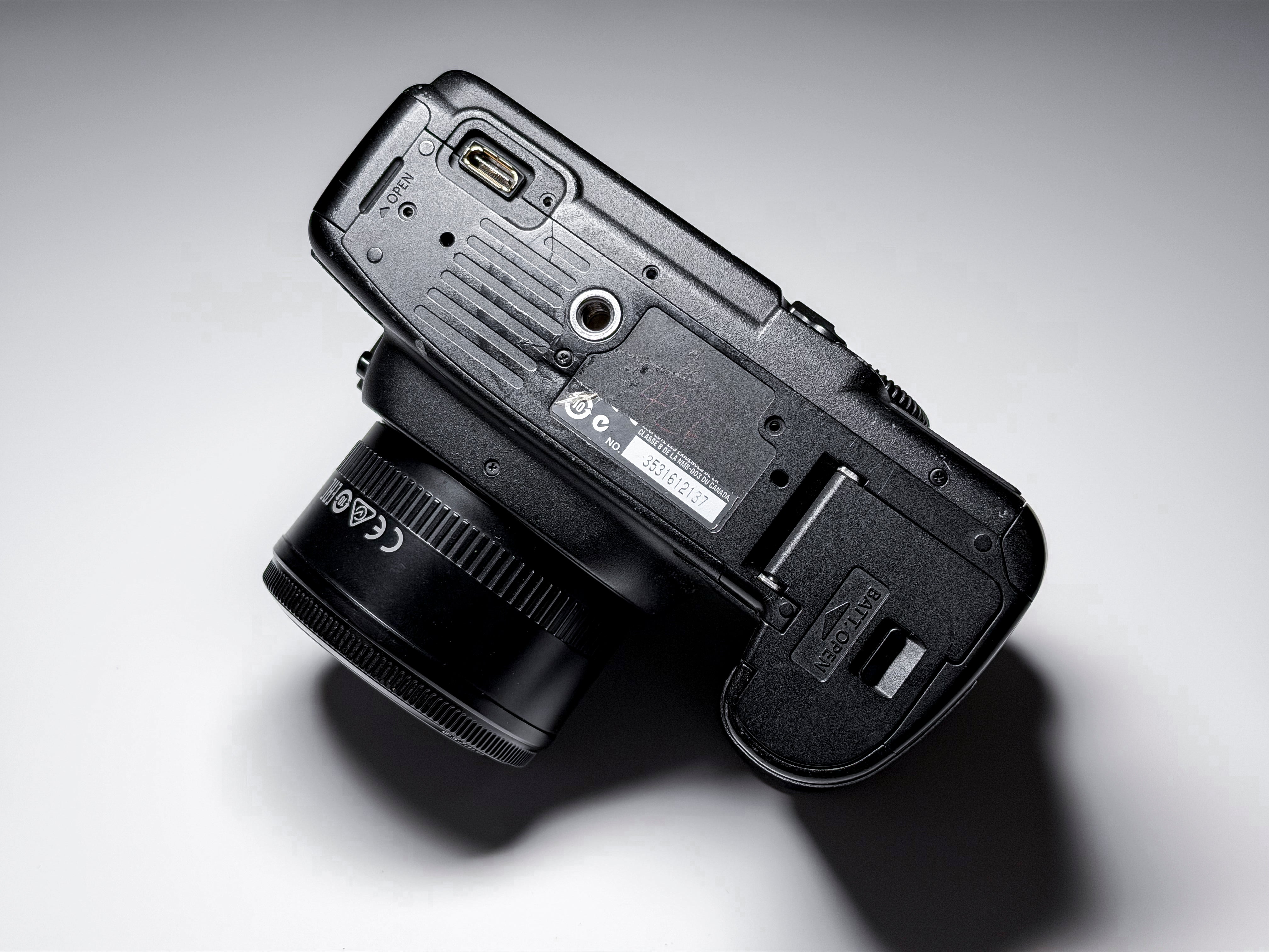 Canon 5D Mark II + 50mm f/1.8 EOS DSLR Full Frame - 1 Year Warranty, Excellent