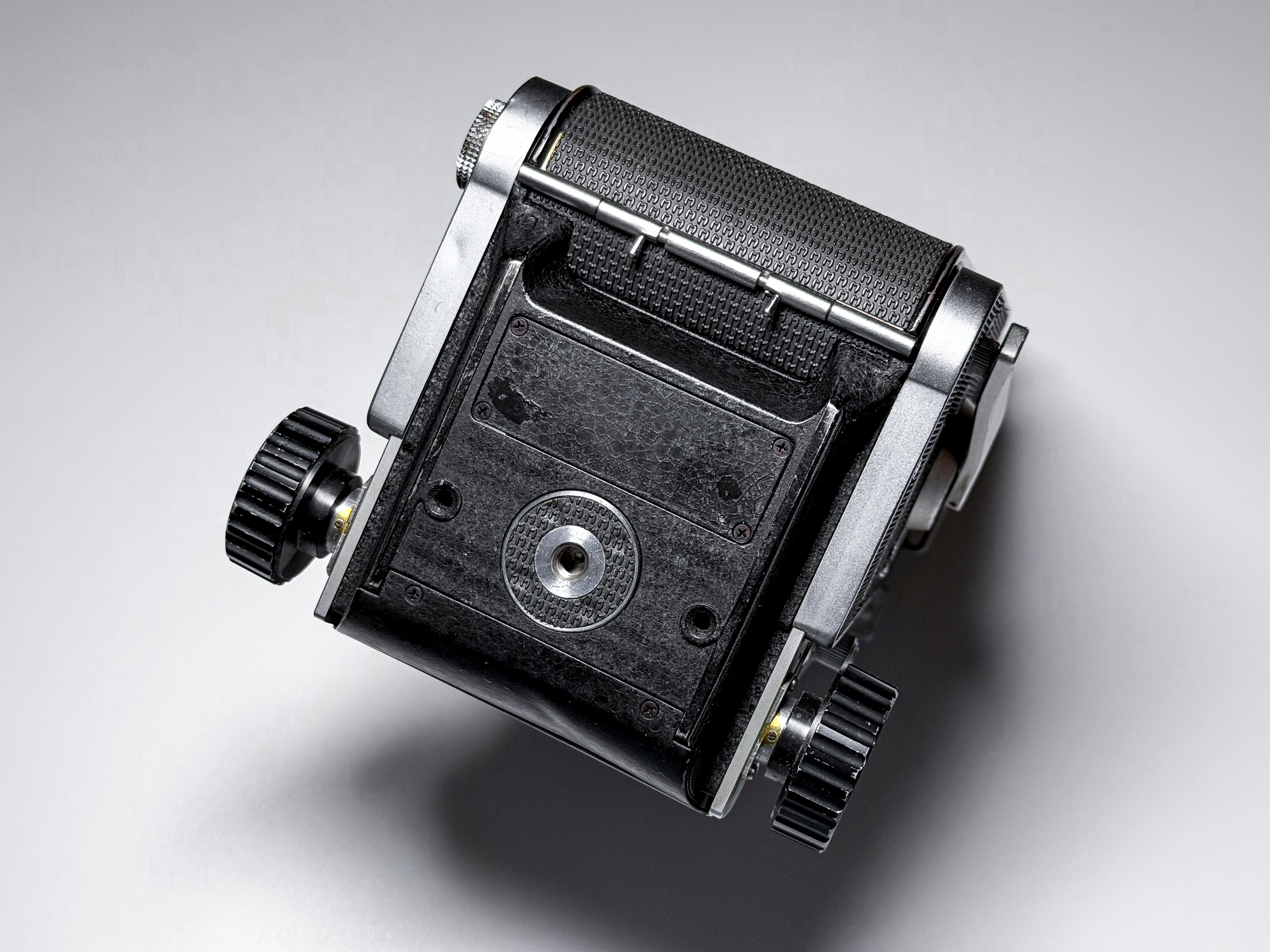 Mamiya C33 Professional + Sekor 80mm f/2.8 Blue Dot Medium Format 120 Film TLR