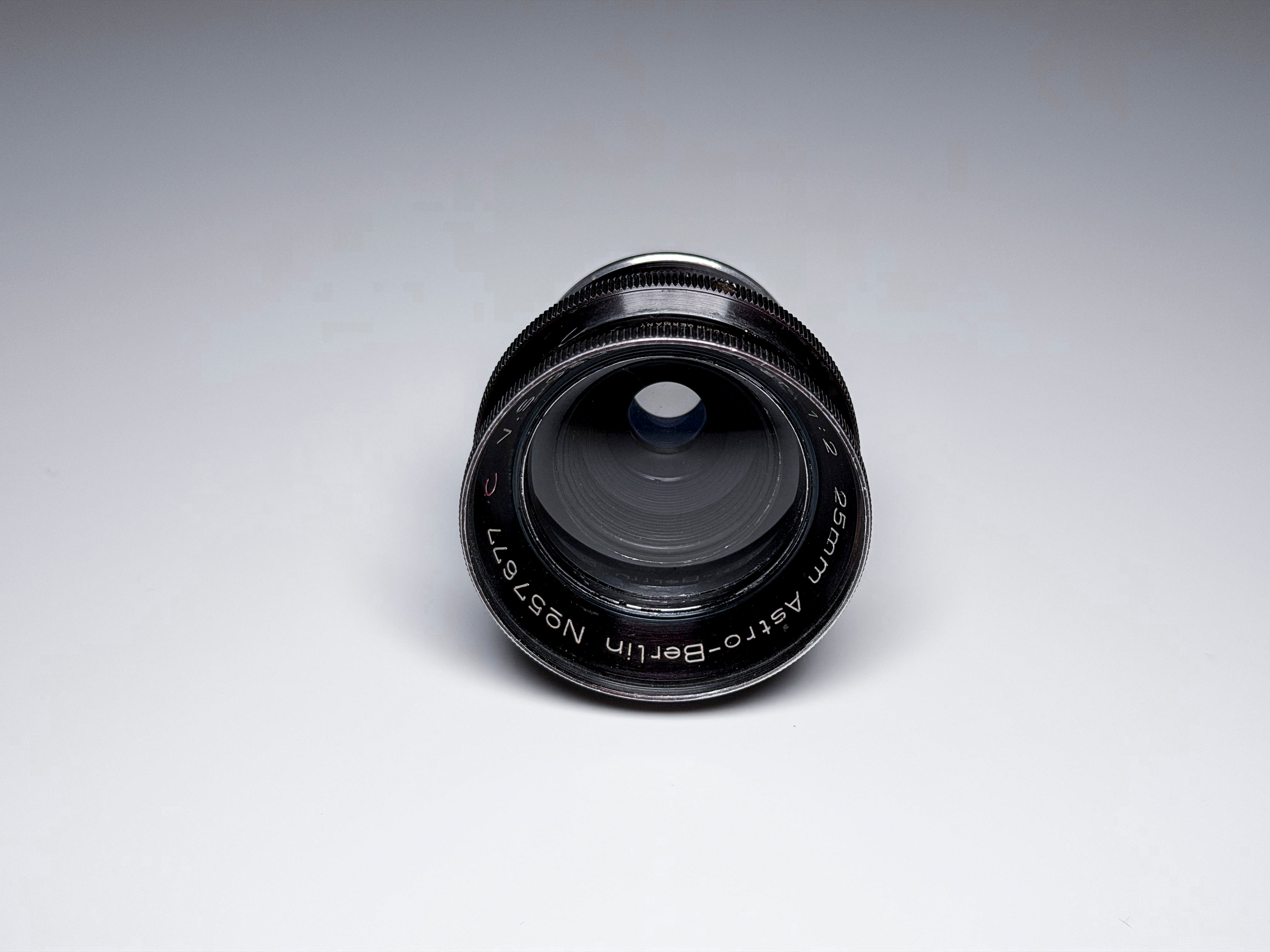 Astro Berlin Gauss Tachar C V.S. 25mm f/2.0 Rare Cinema Lens Arri Standard