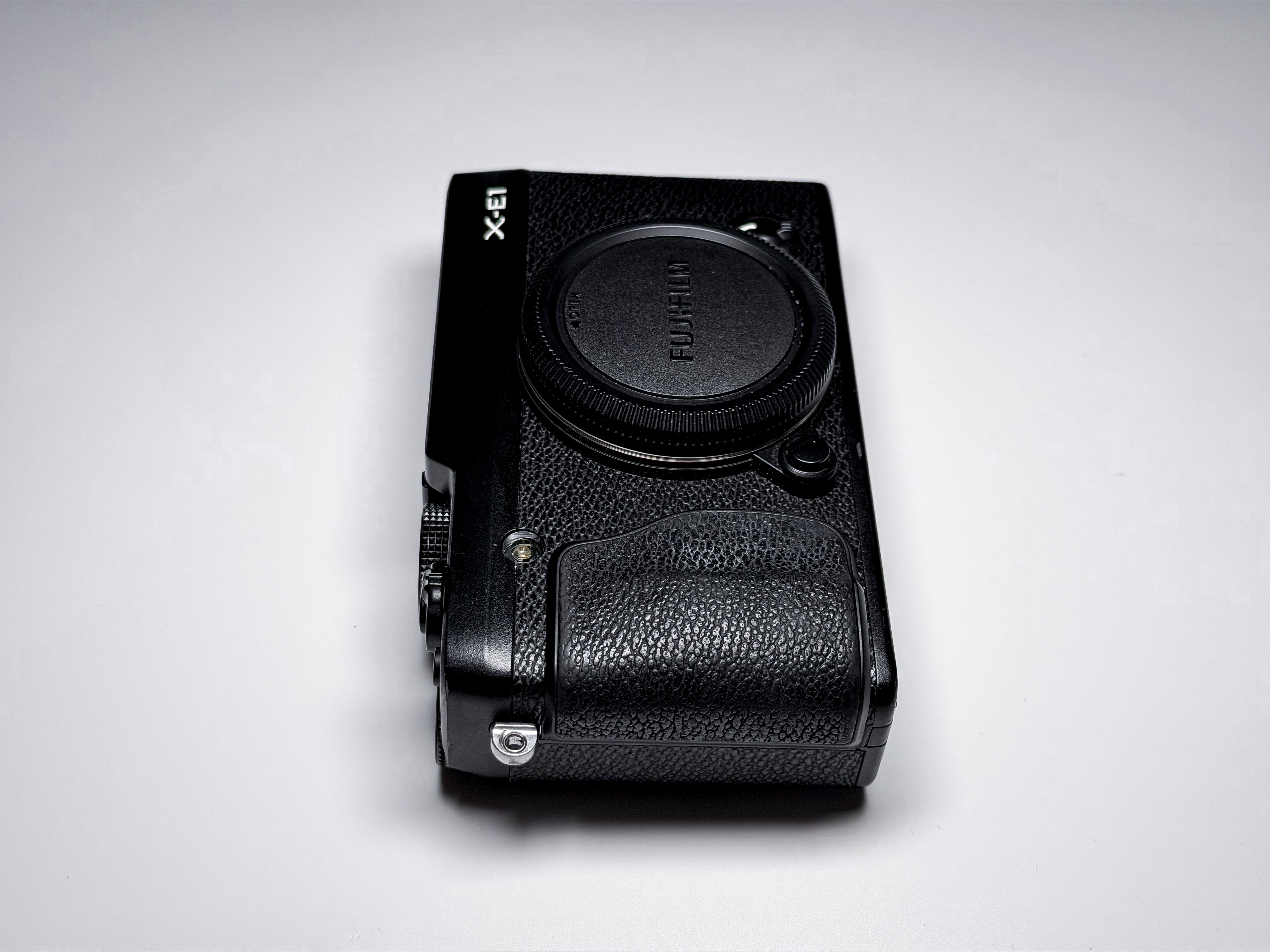 Fujifilm X-E1 Mirrorless Body X-Trans EVF XE1 - 1 Year Warranty, Excellent Fuji
