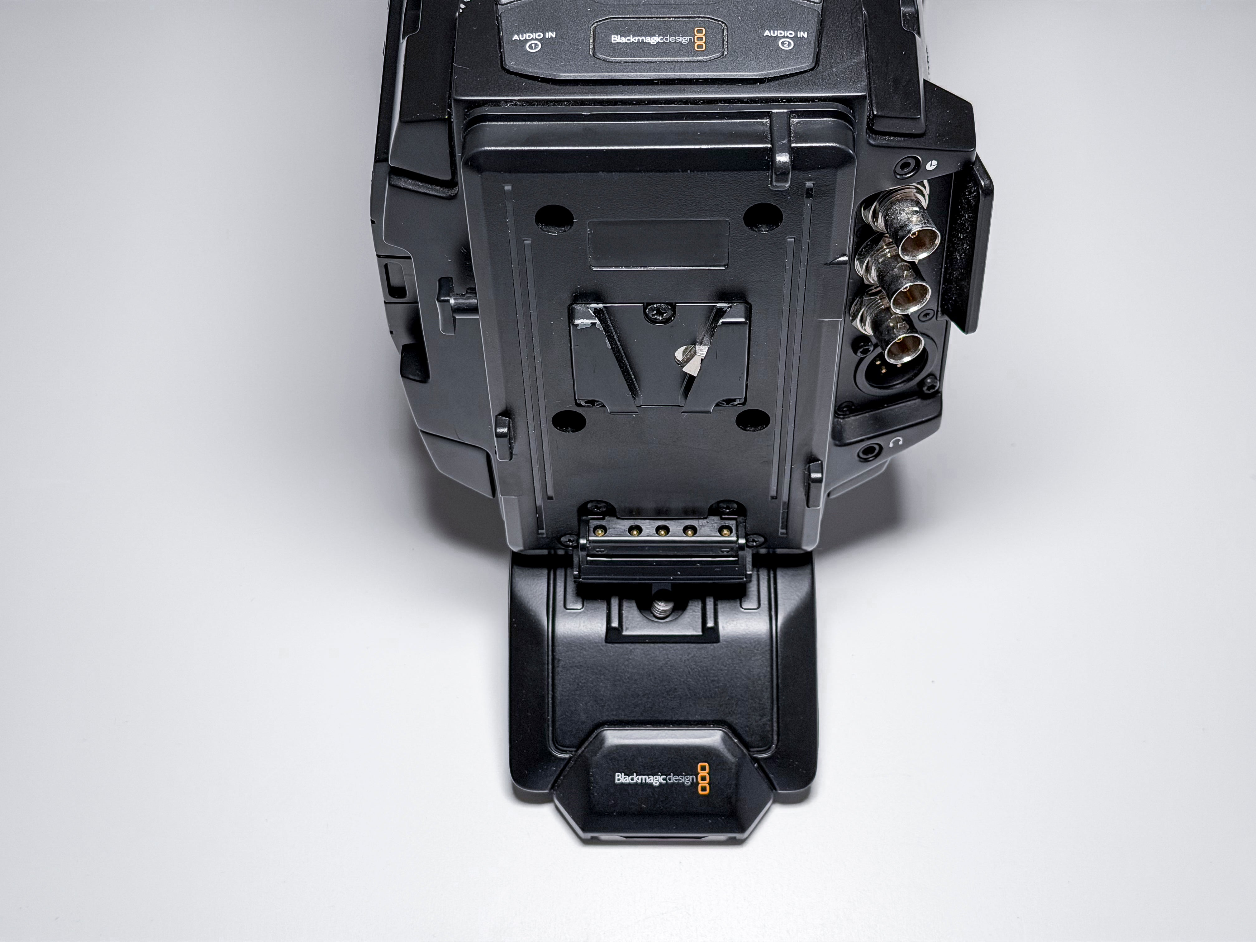 Ursa Mini Pro G1 4.6K Blackmagic EF Mount Shoulder Kit 1 Year Warranty Excellent