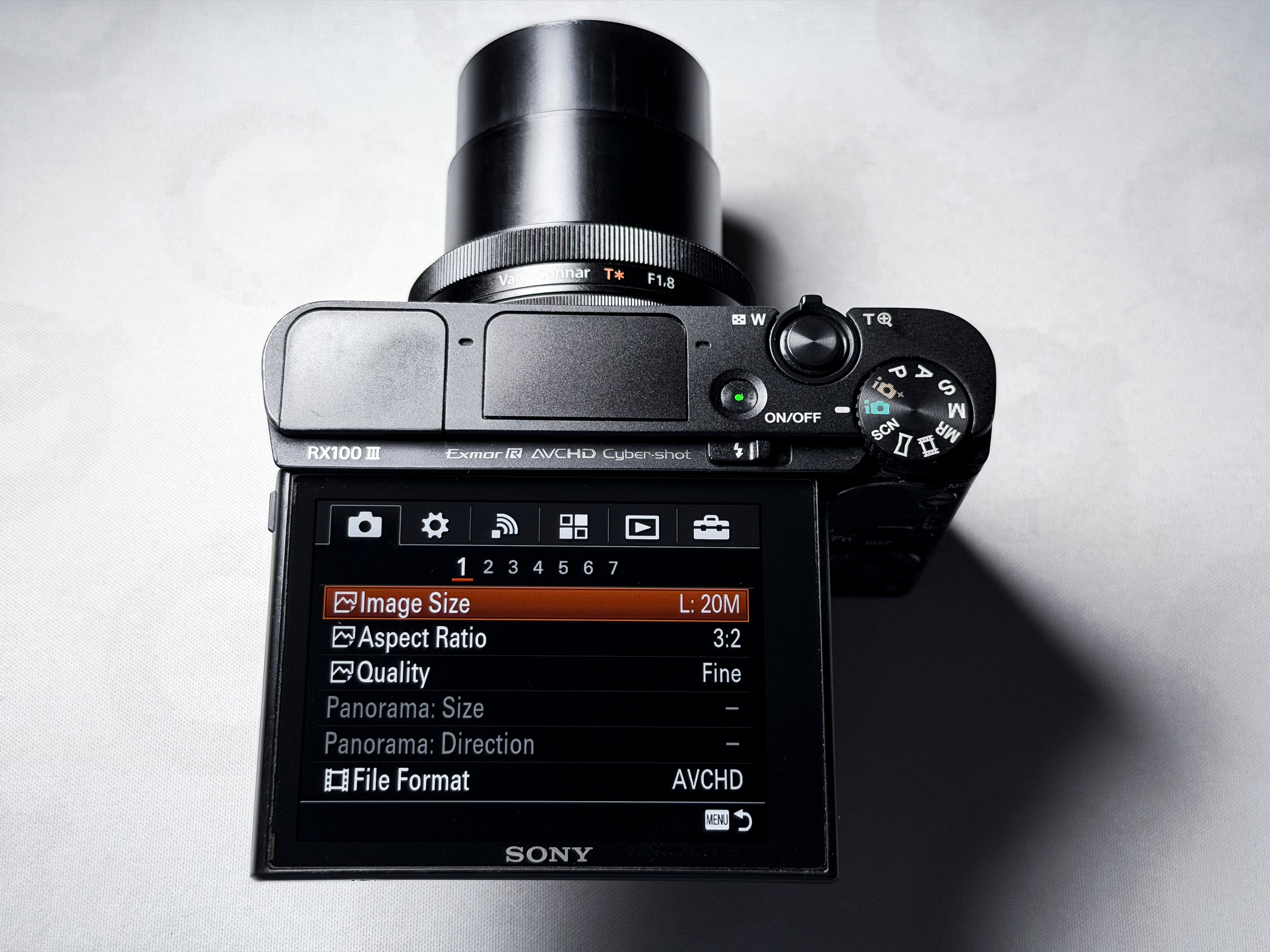 Sony RX100 III Mark 3 Cyber-shot 20,1 Mpx - Read Desc! 1 Year Warranty RX 100 M3