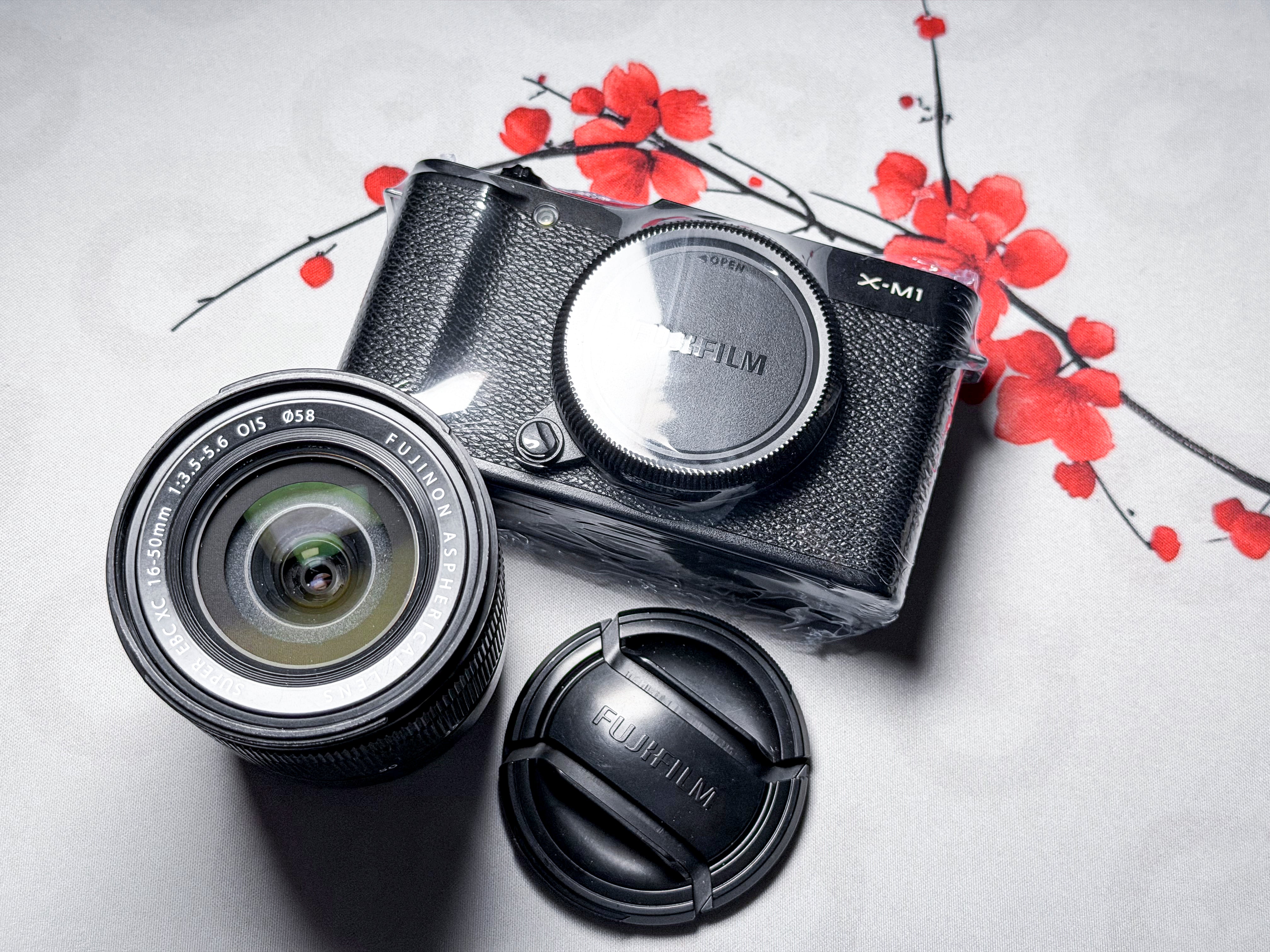 Fujifilm X-M1 + 16-50mm OIS APS-C Kit - 1 Year Warranty, Fuji XM1