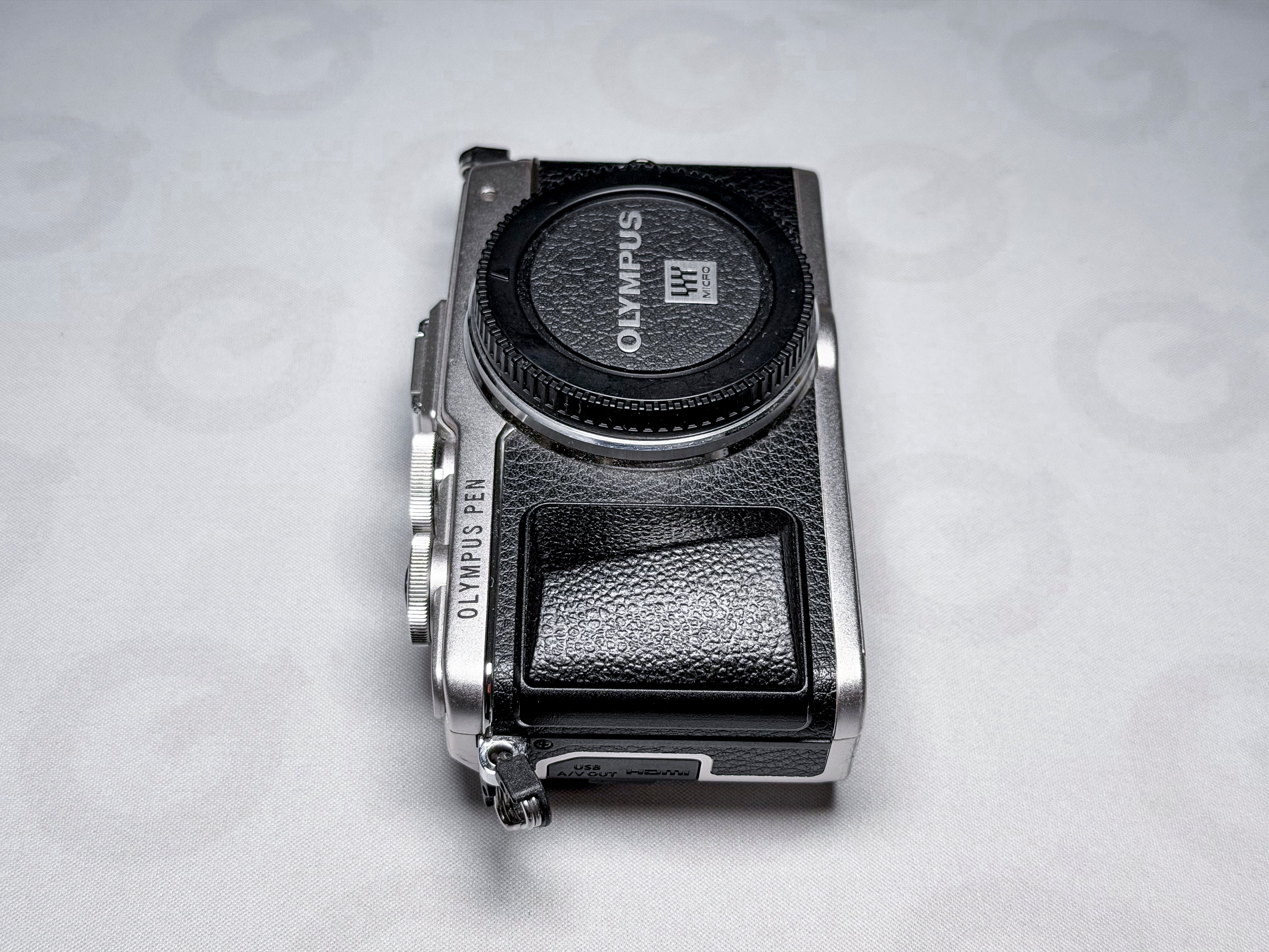 Olympus Pen E-PL7 + Zuiko 14-42 M43 MFT Camera - 1 Year Warranty, Excellent EPL7
