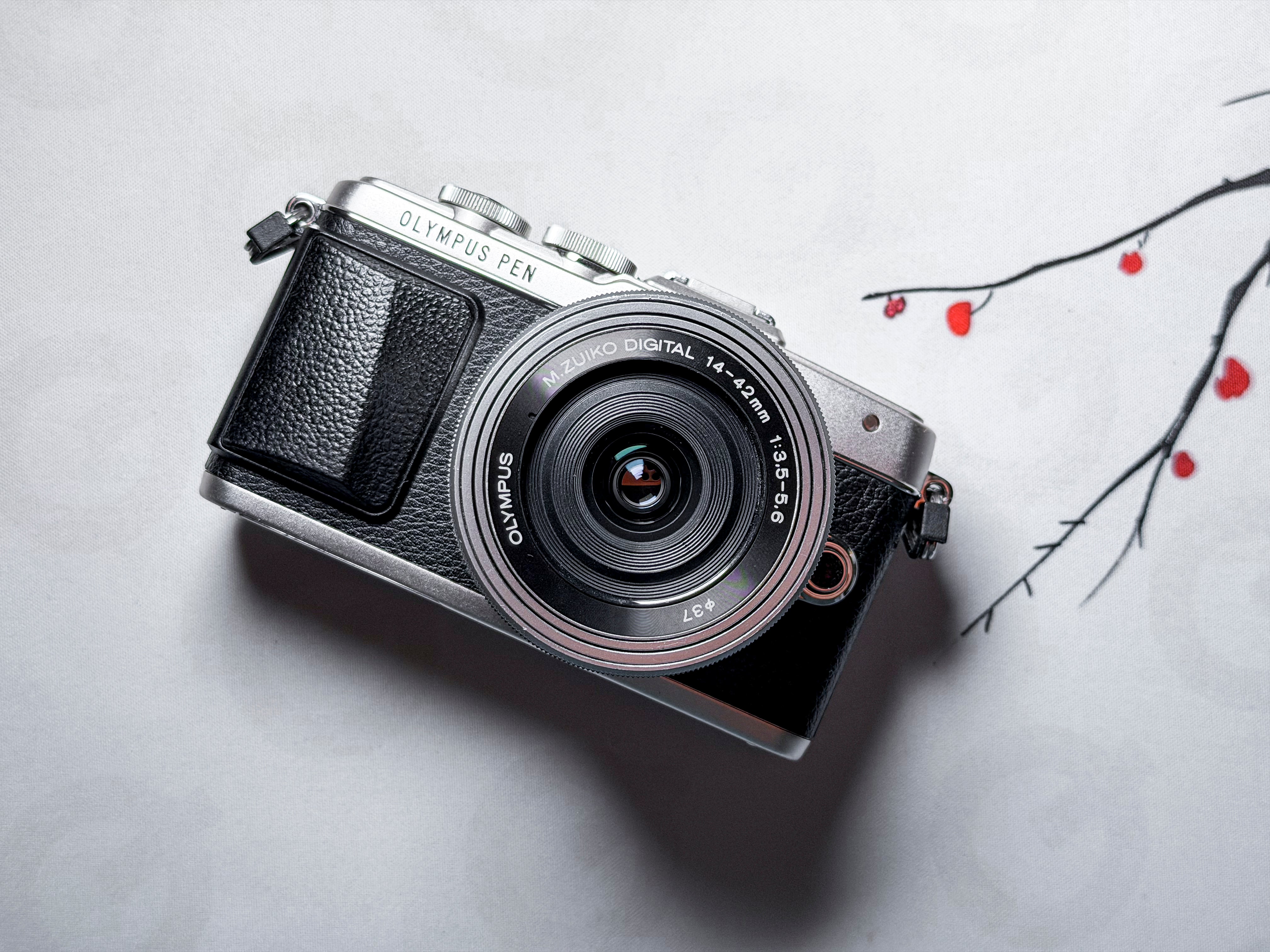 Olympus Pen E-PL7 + Zuiko 14-42 M43 MFT Camera - 1 Year Warranty, Excellent EPL7