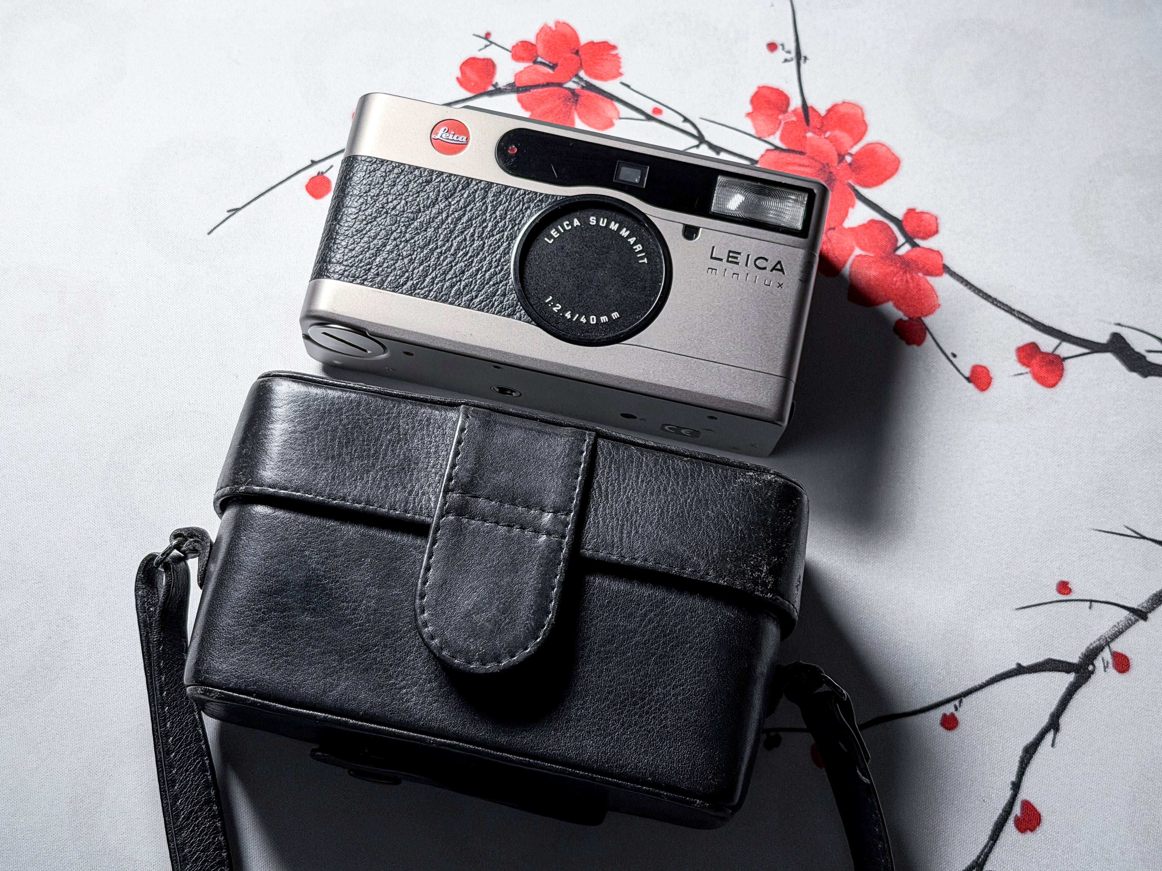 Leica Minilux 40mm f/2.4 35mm Film Camera - Film Tested, Excellent