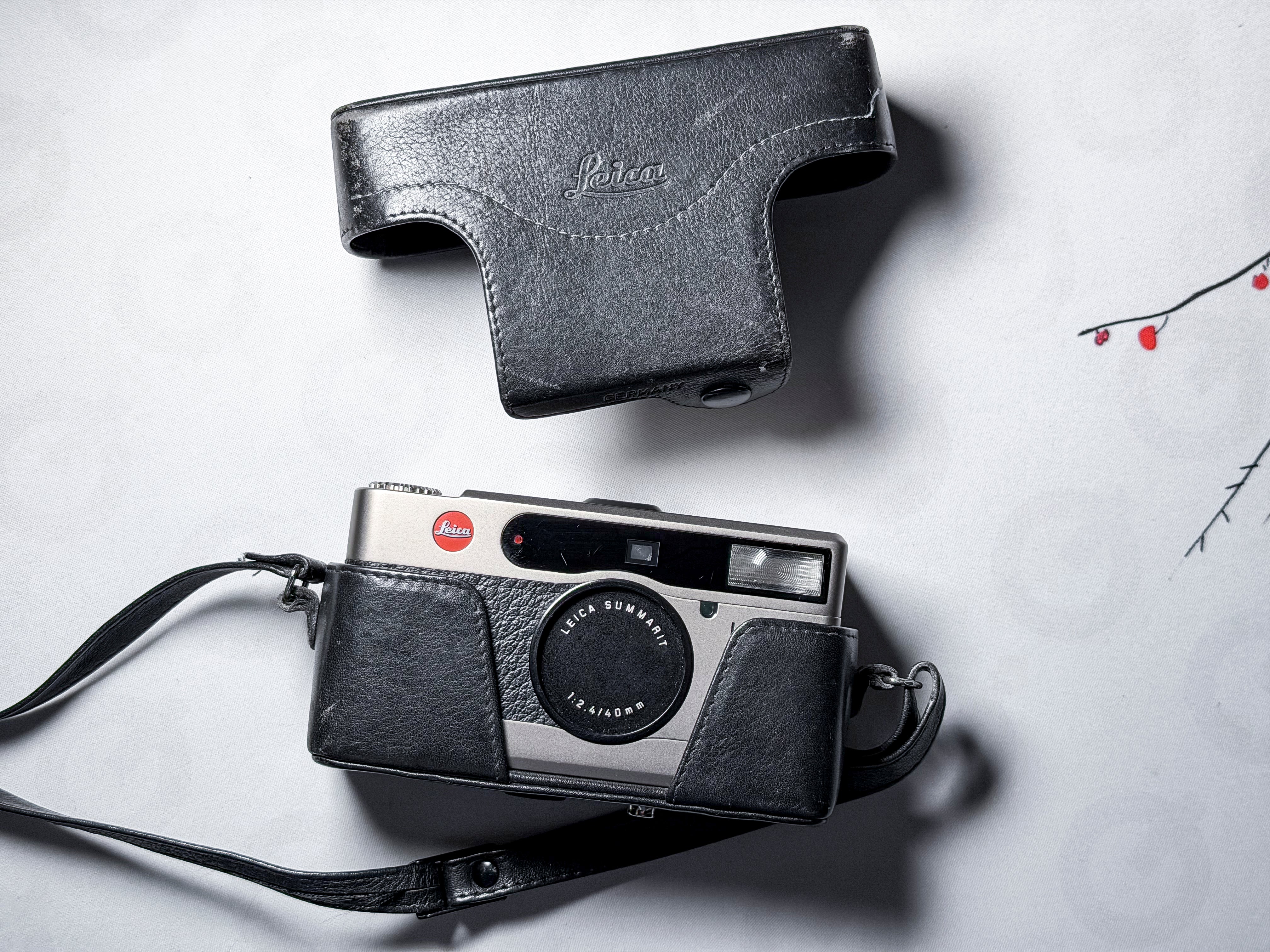 Leica Minilux 40mm f/2.4 35mm Film Camera - Film Tested, Excellent