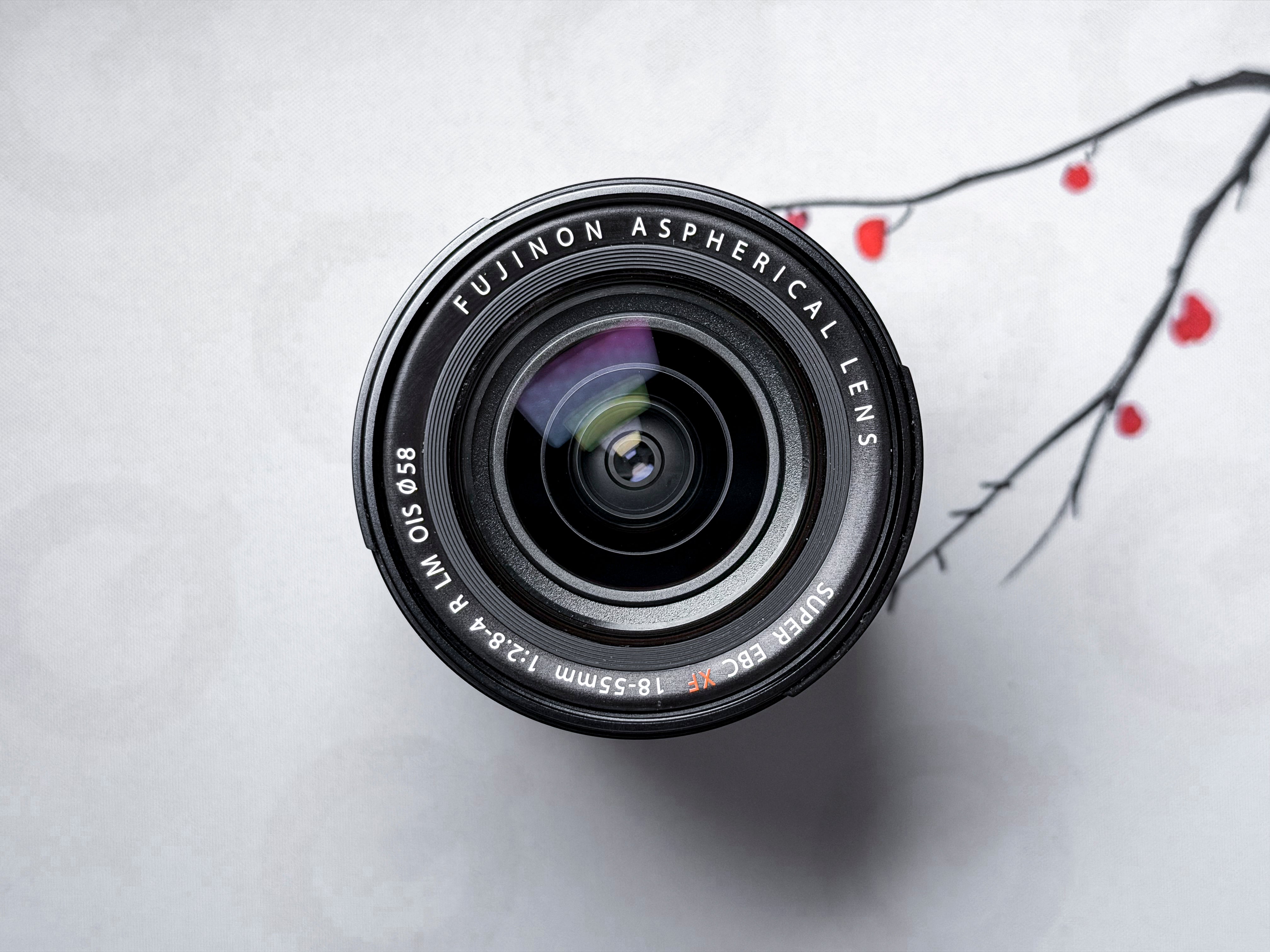 Fujifilm XF 18-55mm f/2.8-4 R OIS Lens - 1 Year Warranty, Near Mint, Fuji