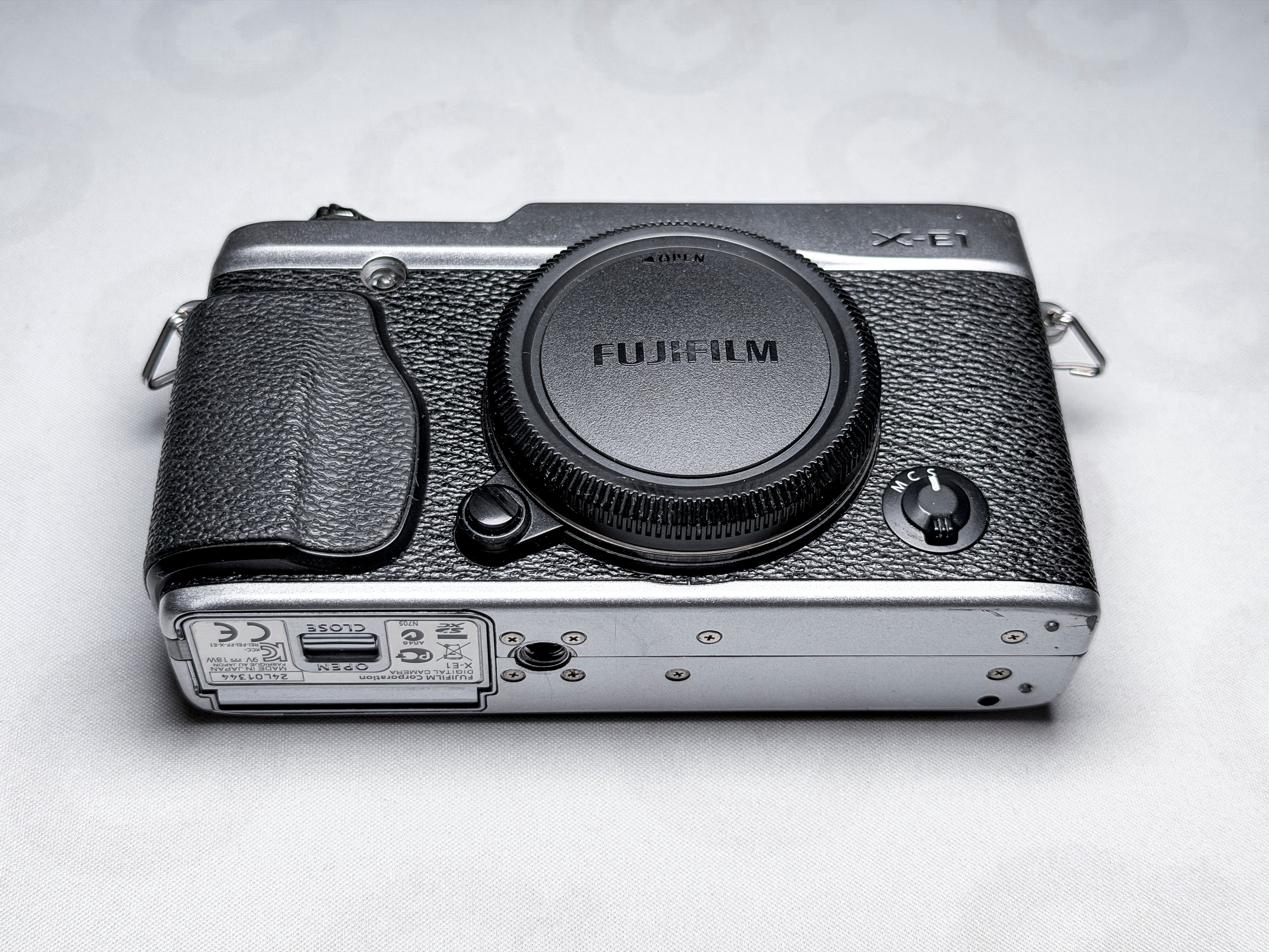 Fujifilm X-E1 Mirrorless APS-C Body 16.3Mpx- 1 Year Warranty, Near Mint Fuji XE1