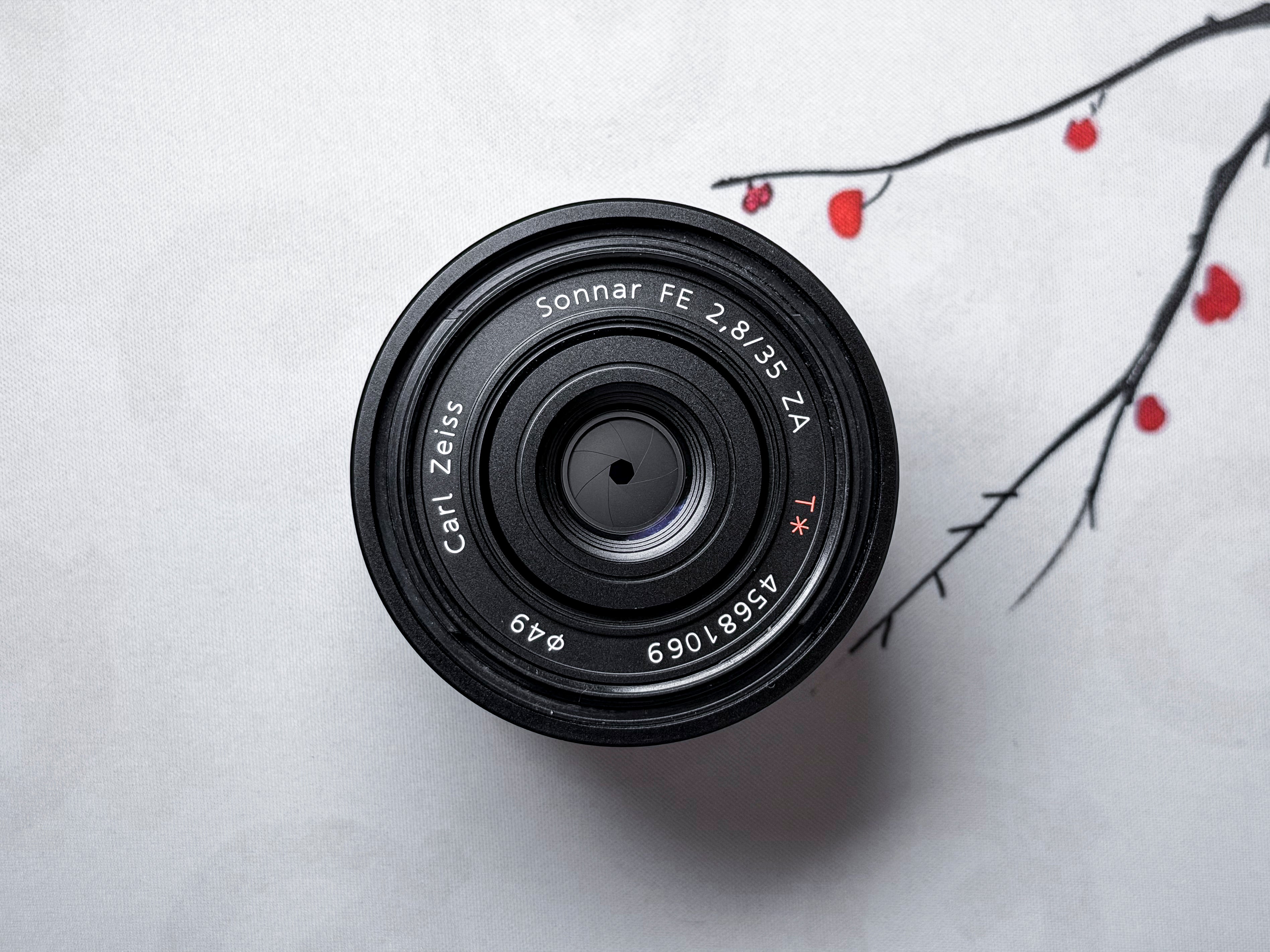 Sony Zeiss Sonnar 35mm f/2.8 FE ZA Lens for Mirrorless - 1 Year Warranty, Exc.