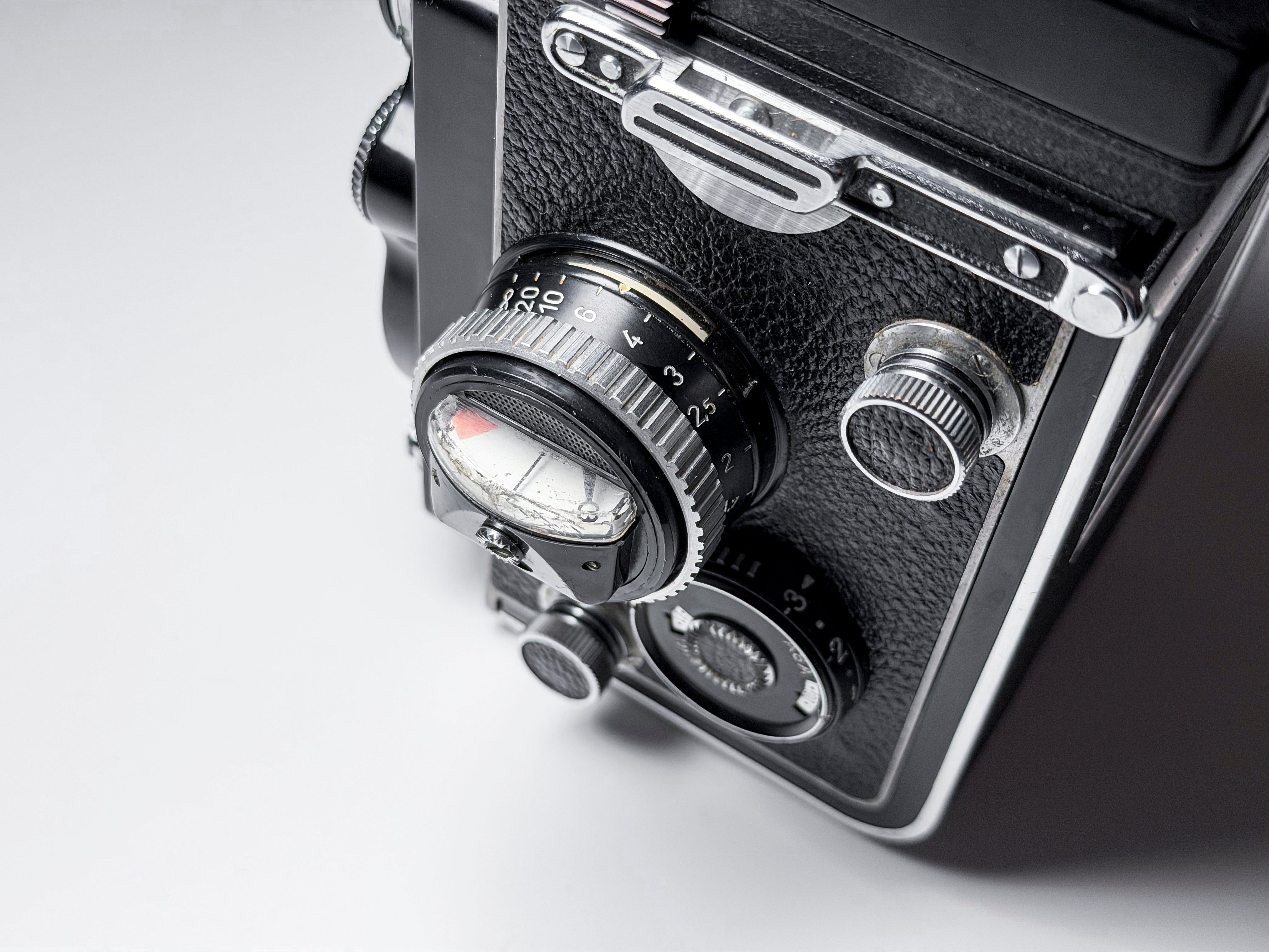 Rolleiflex 3.5F Xenotar 120 Film Camera + Case, Hood - Working, Read Description
