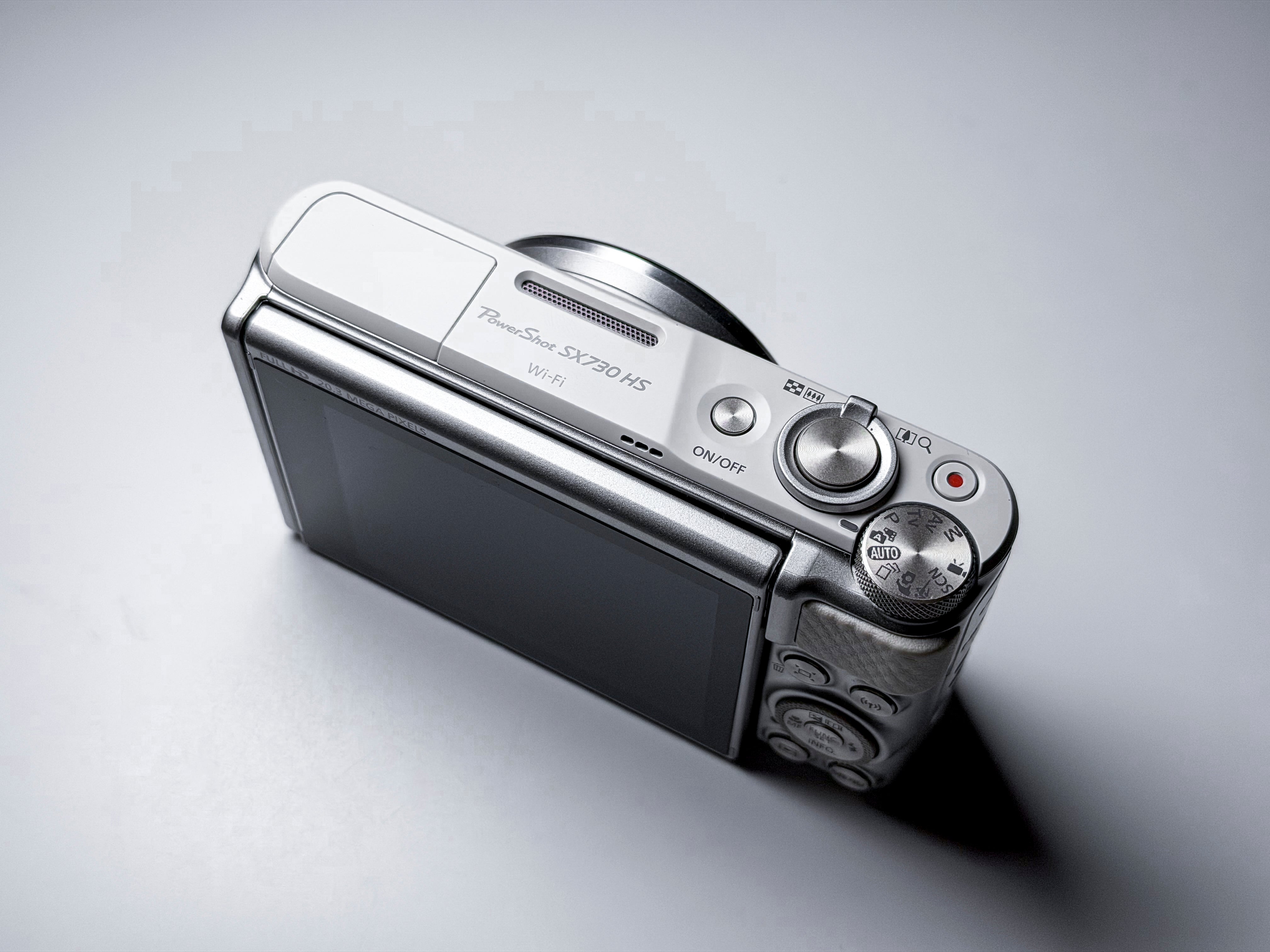 Canon SX730 HS Powershot Compact Camera 40x Zoom - 1 Year Warranty, Excellent