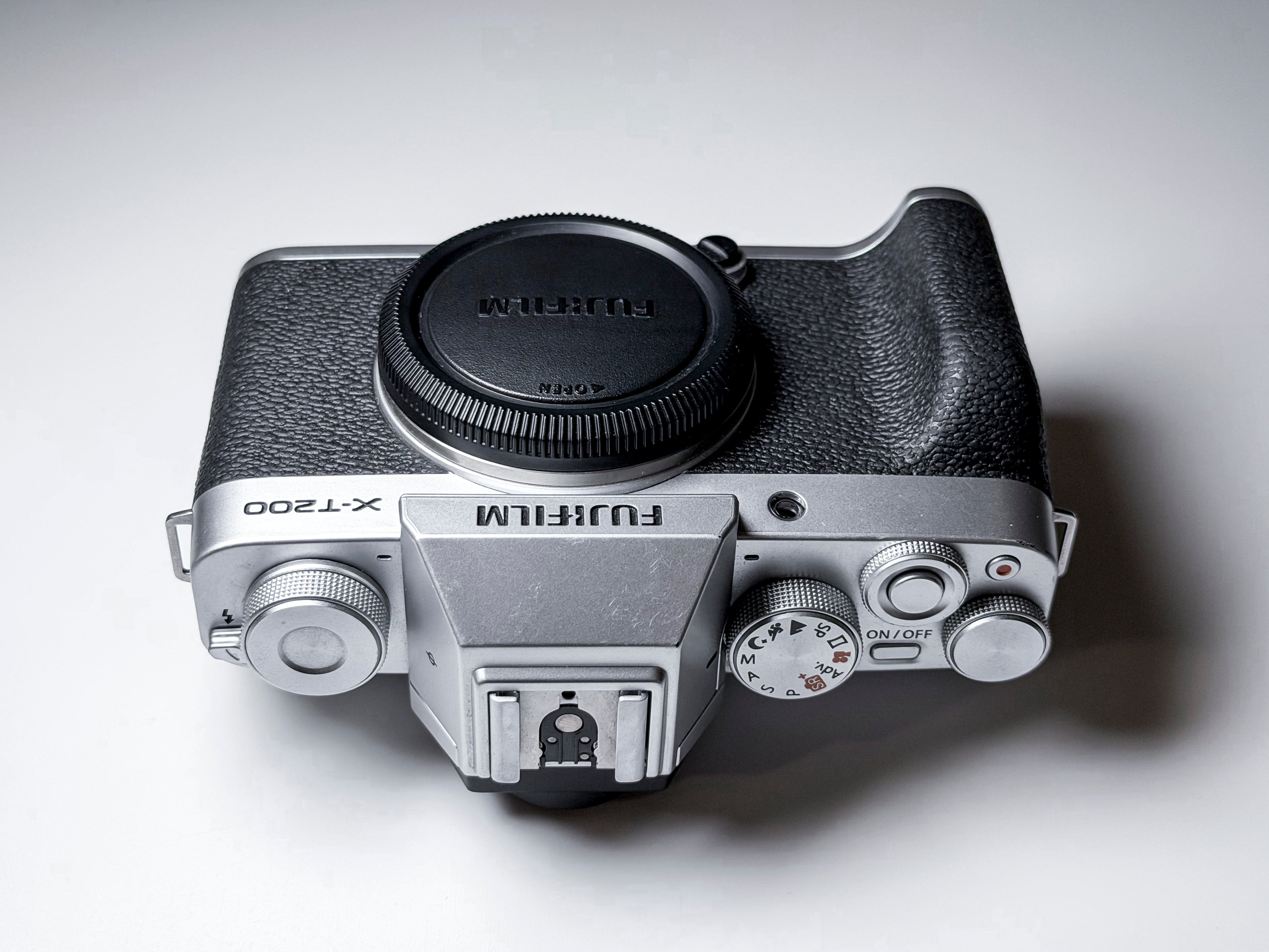 Fujifilm X-T200 APS-C Mirrorless - 1 Year Warranty, Perfectly Working Fuji XT200