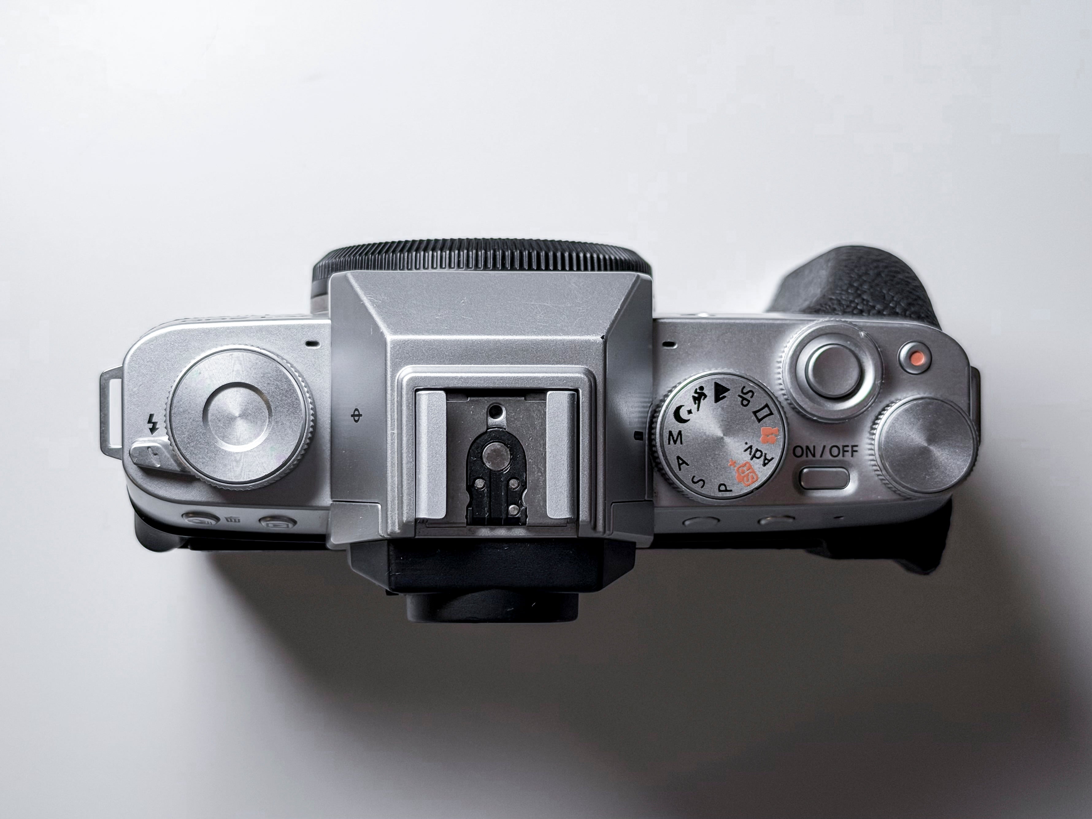 Fujifilm X-T200 APS-C Mirrorless - 1 Year Warranty, Perfectly Working Fuji XT200