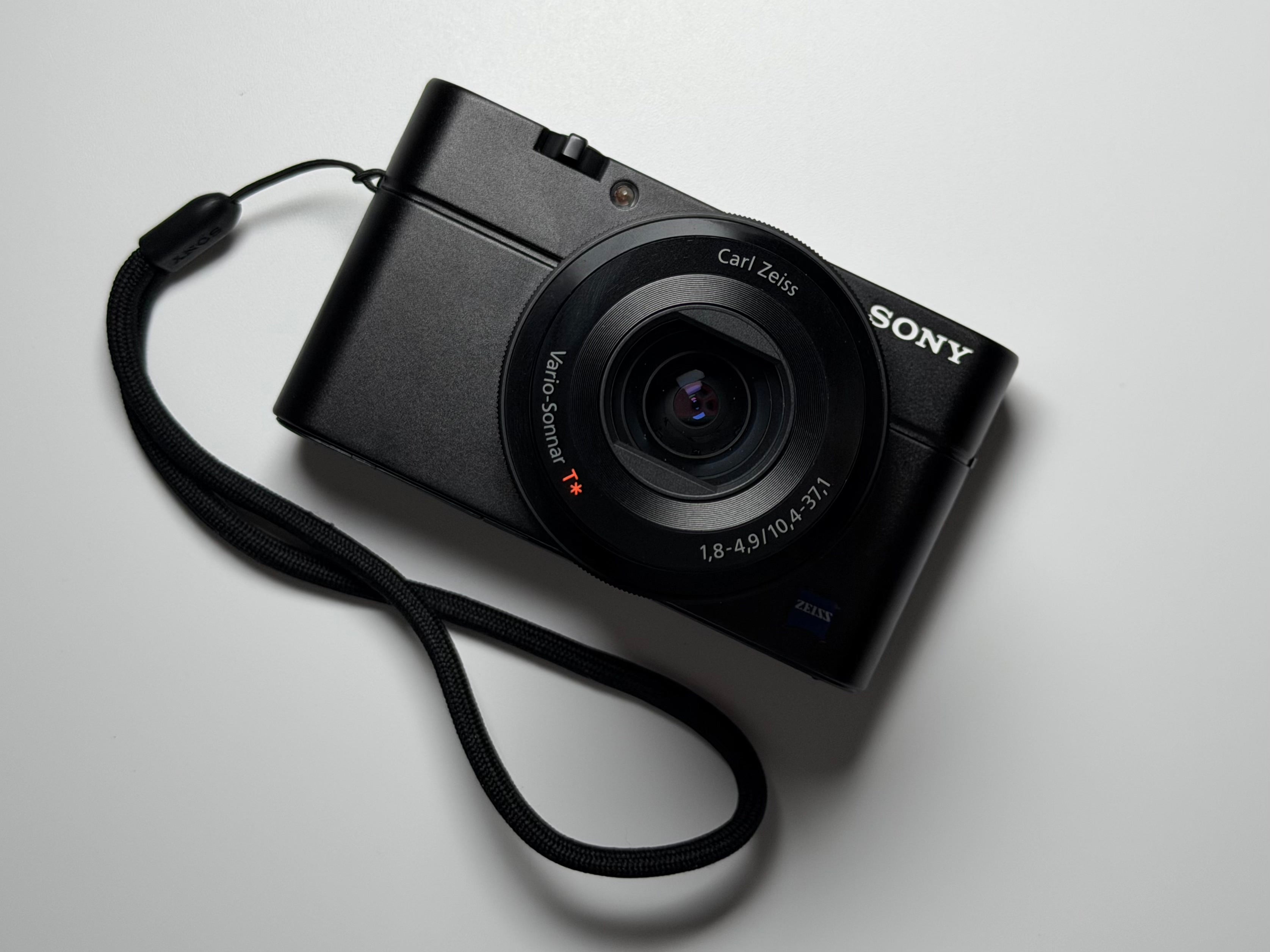 Sony RX100 Cyber-shot Digital Camera 20.2 Mpx - 1 Year Warranty RX 100 RX-100