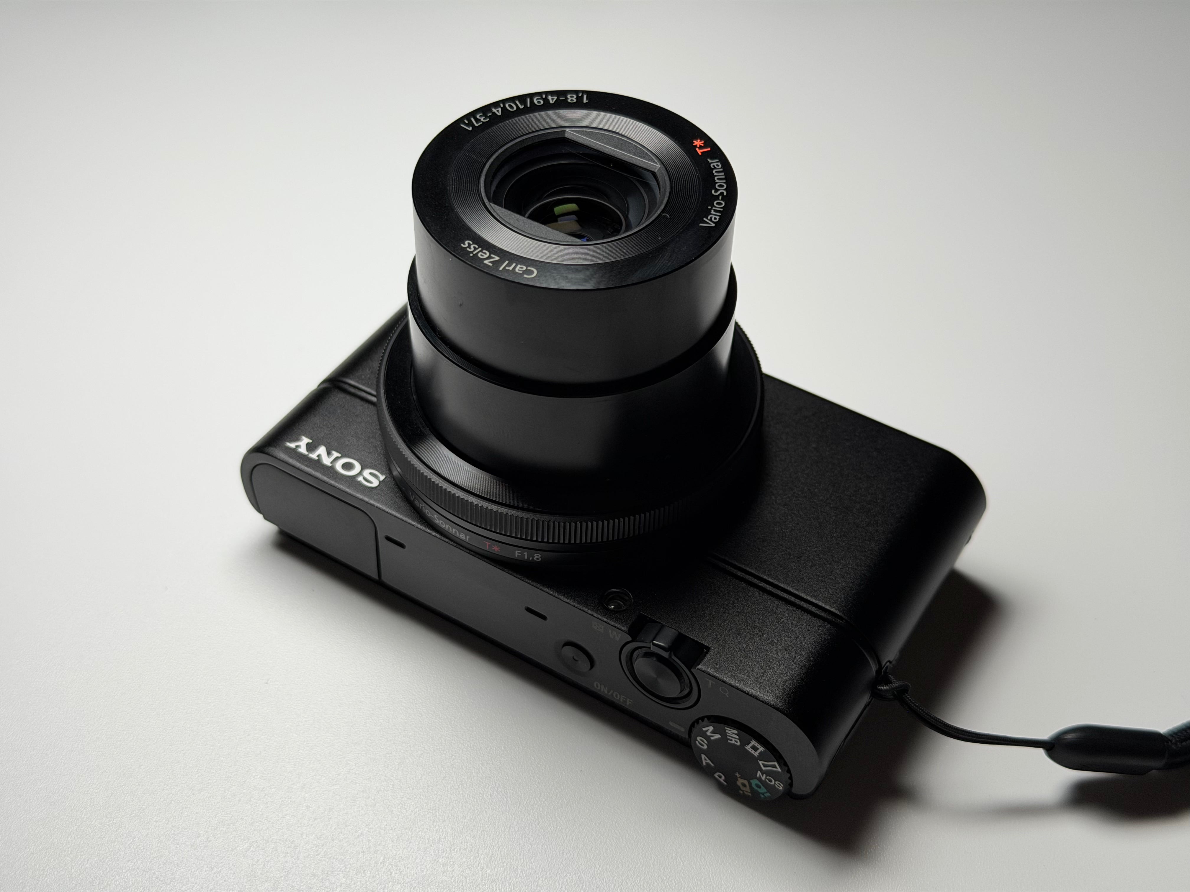 Sony RX100 Cyber-shot Digital Camera 20.2 Mpx - 1 Year Warranty RX 100 RX-100