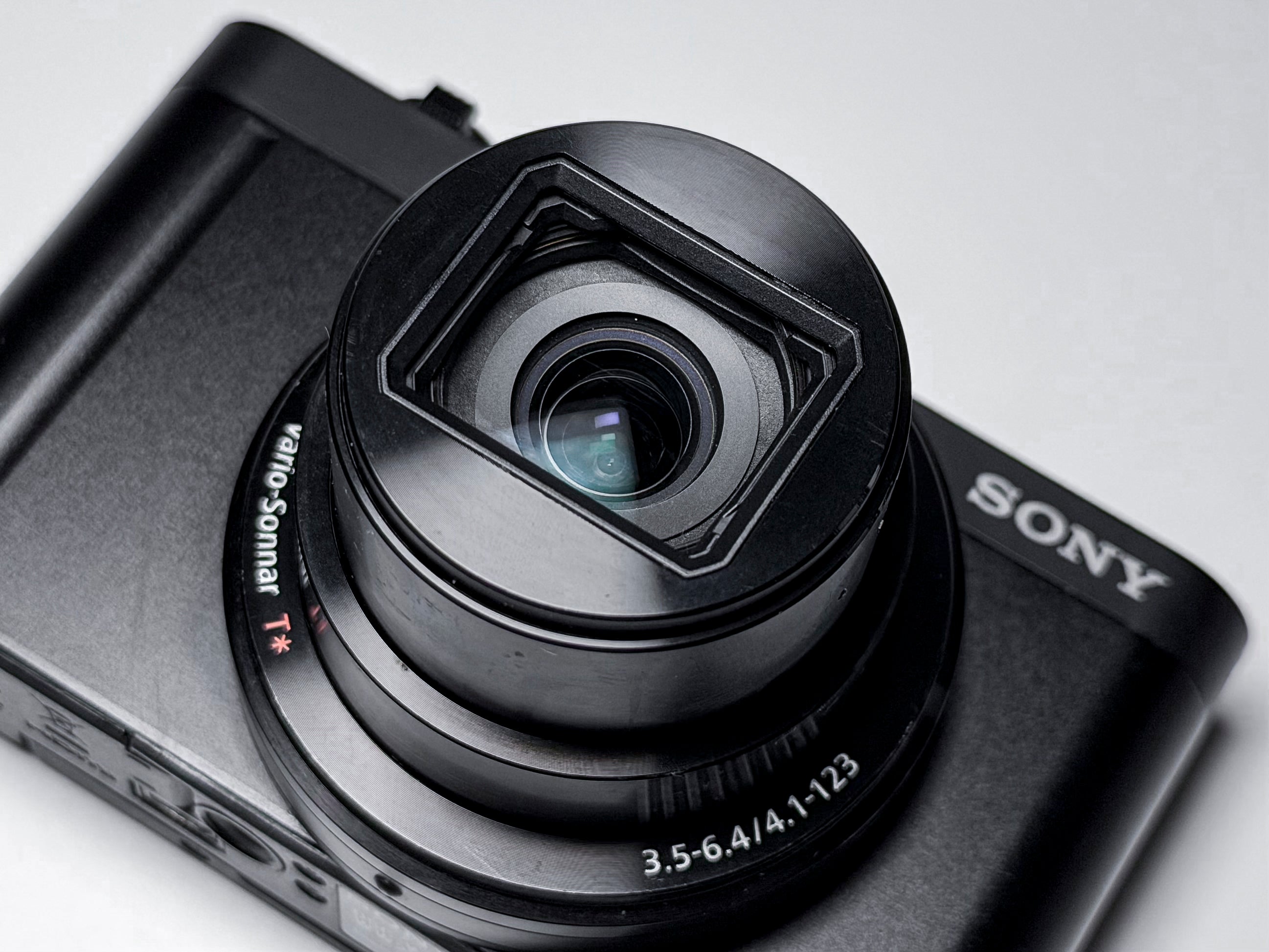 Sony WX500 Compact Camera 30x Zoom - 1 Year Warranty DSC-WX500