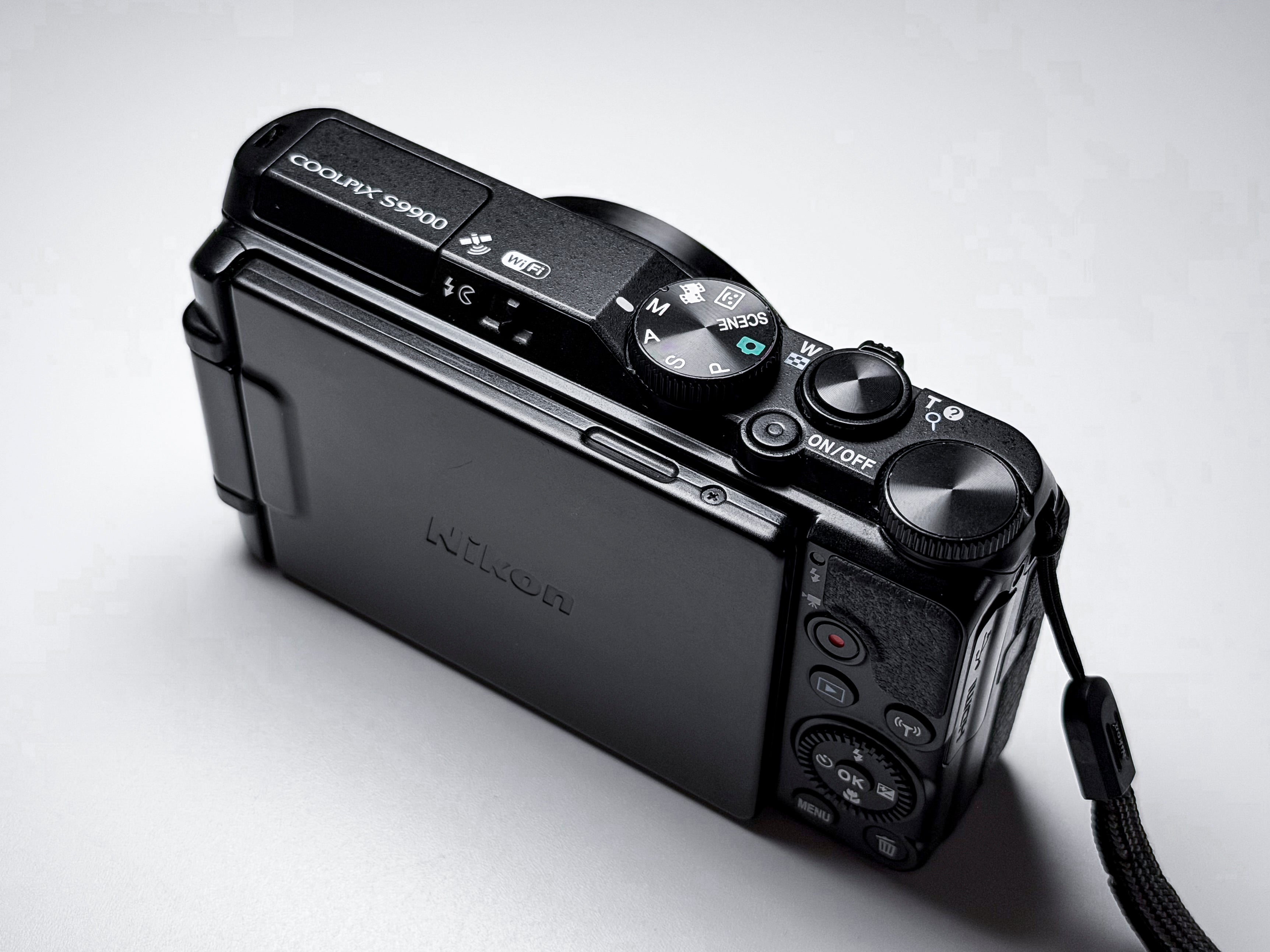 Nikon Coolpix S9900 30x Zoom 16 Mpx - 1 Year Warranty, Excellent