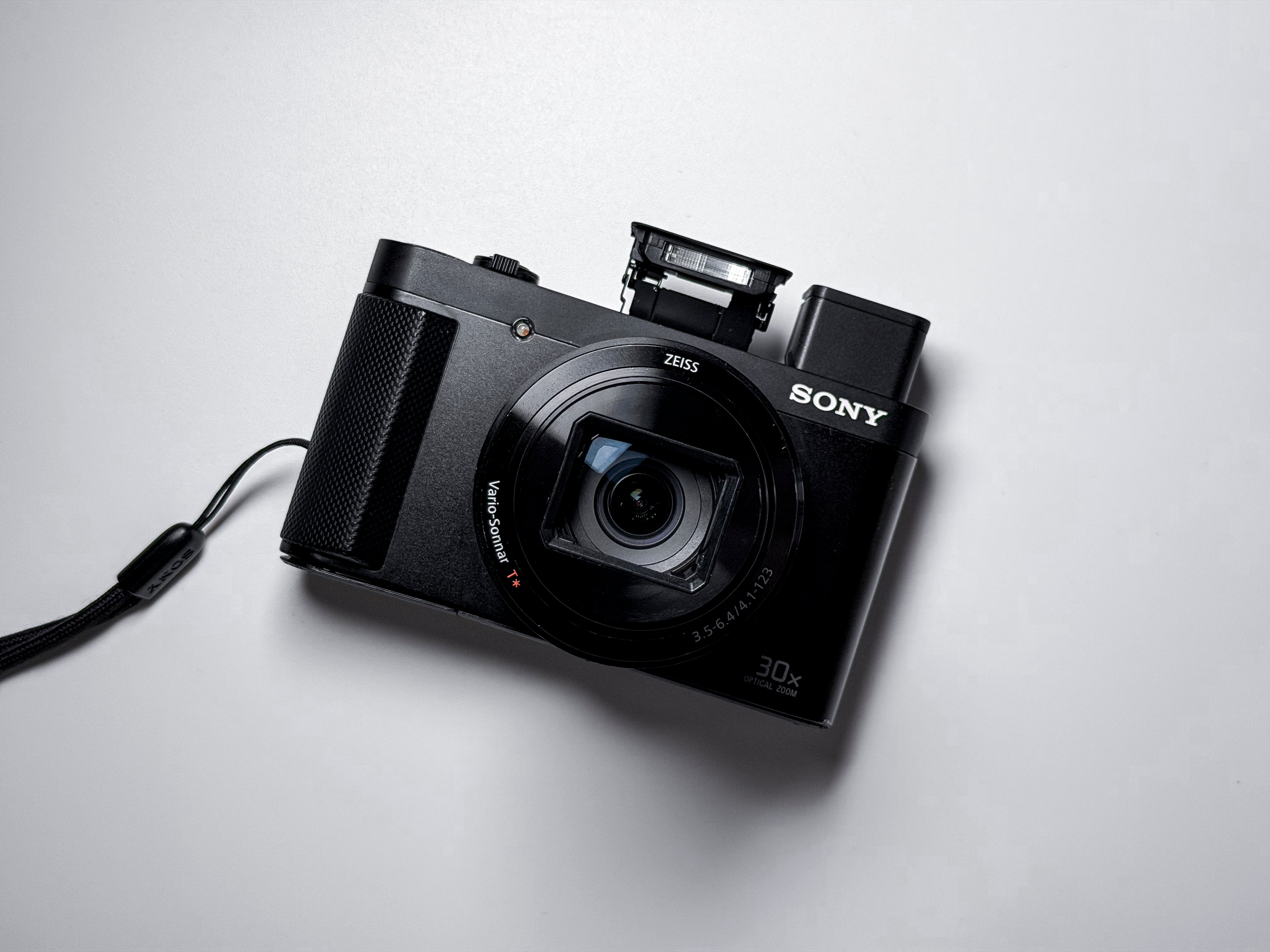 Sony HX80 Cyber-shot 18.2 Mpx 30x - 1 Year Warranty, Excellent HX-80