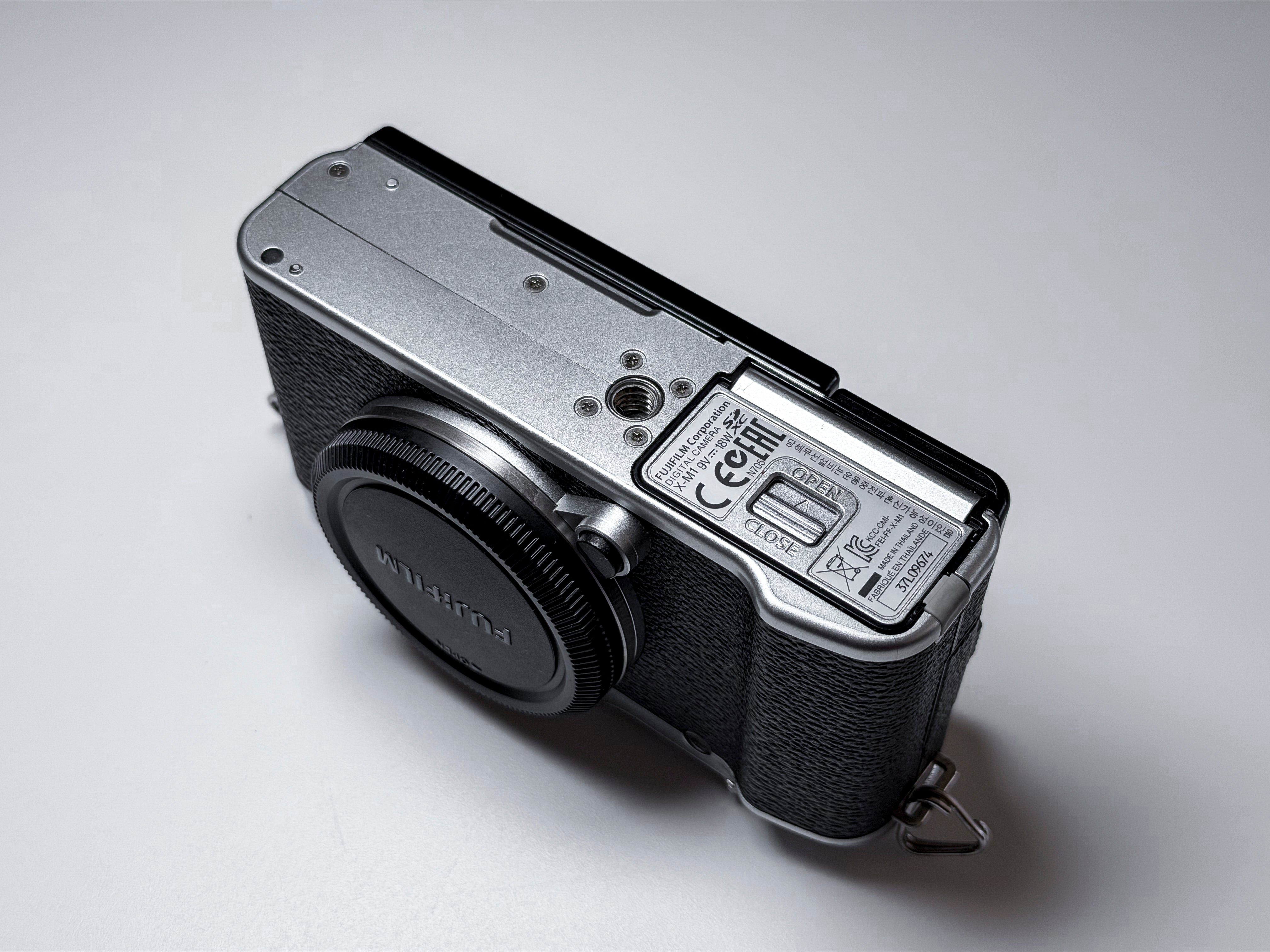 Fujifilm X-M1 + 16-50mm OIS Mirrorless APS-C Fuji - 1 Year Warranty, Excellent