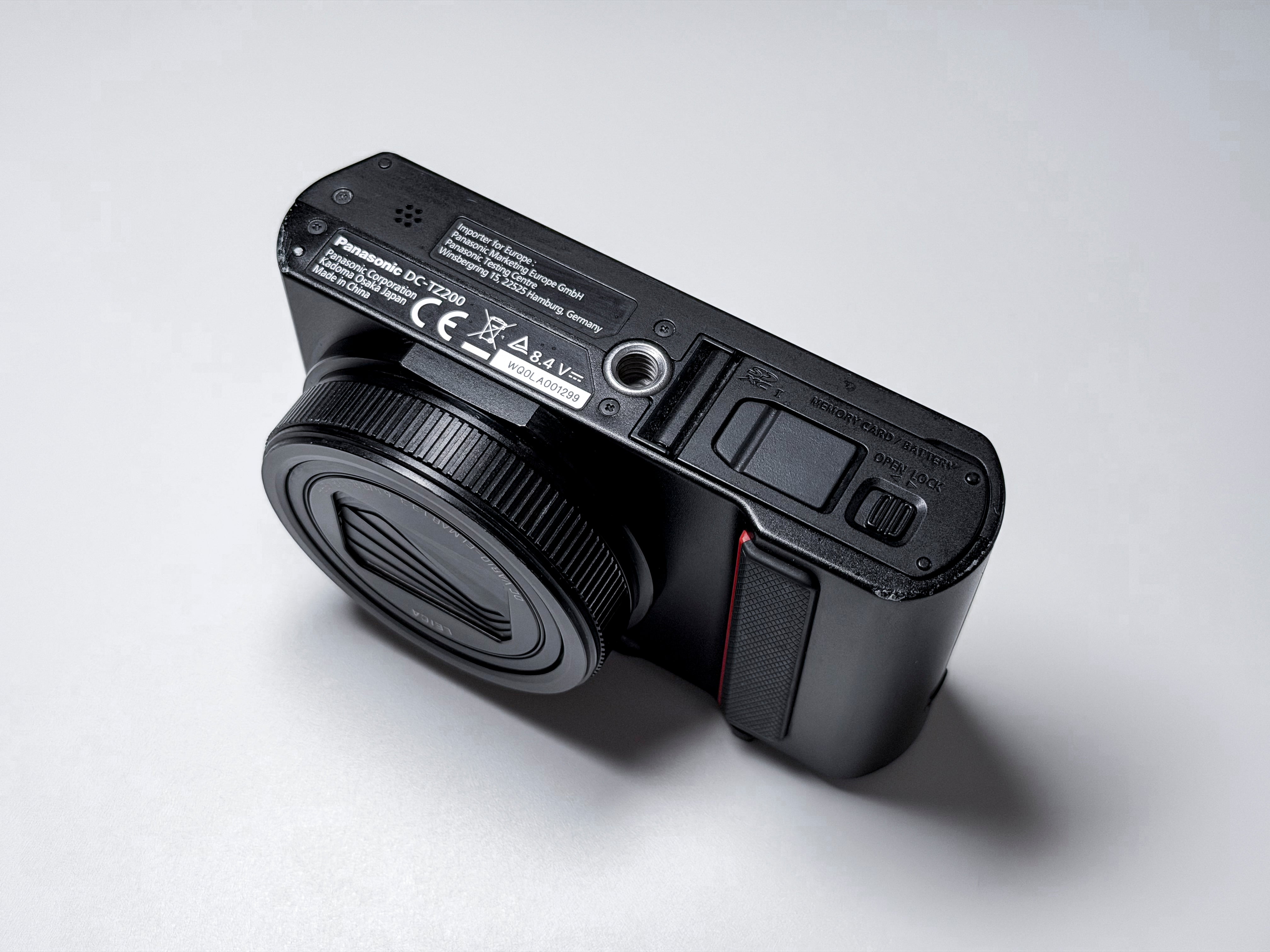 Panasonic Lumix TZ200 15x Leica Lens - 1 Year Warranty ZS200 TZ-200