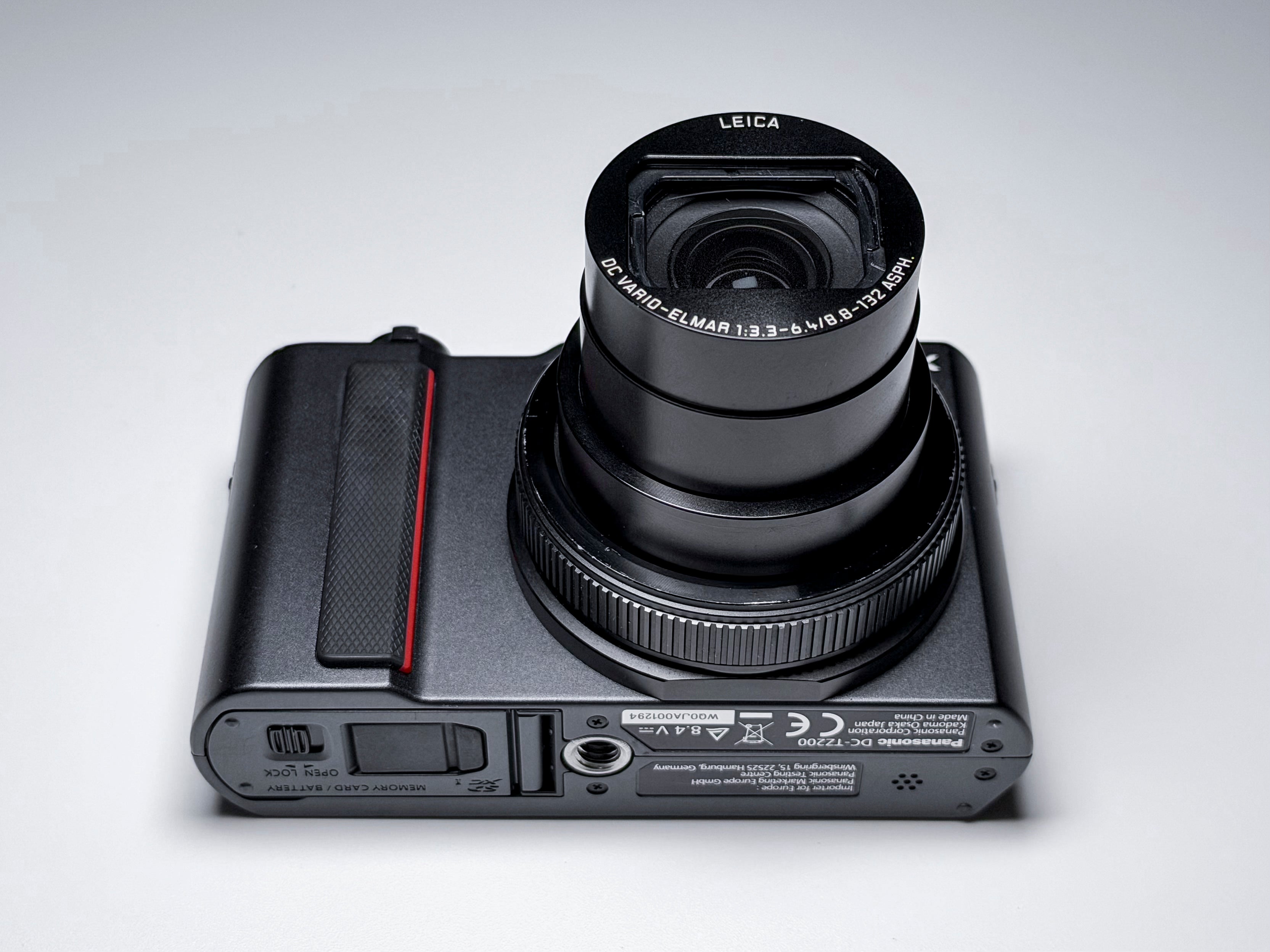 Panasonic Lumix TZ200 15x Leica Lens - 1 Year Warranty, Near Mint ZS200 TZ-200