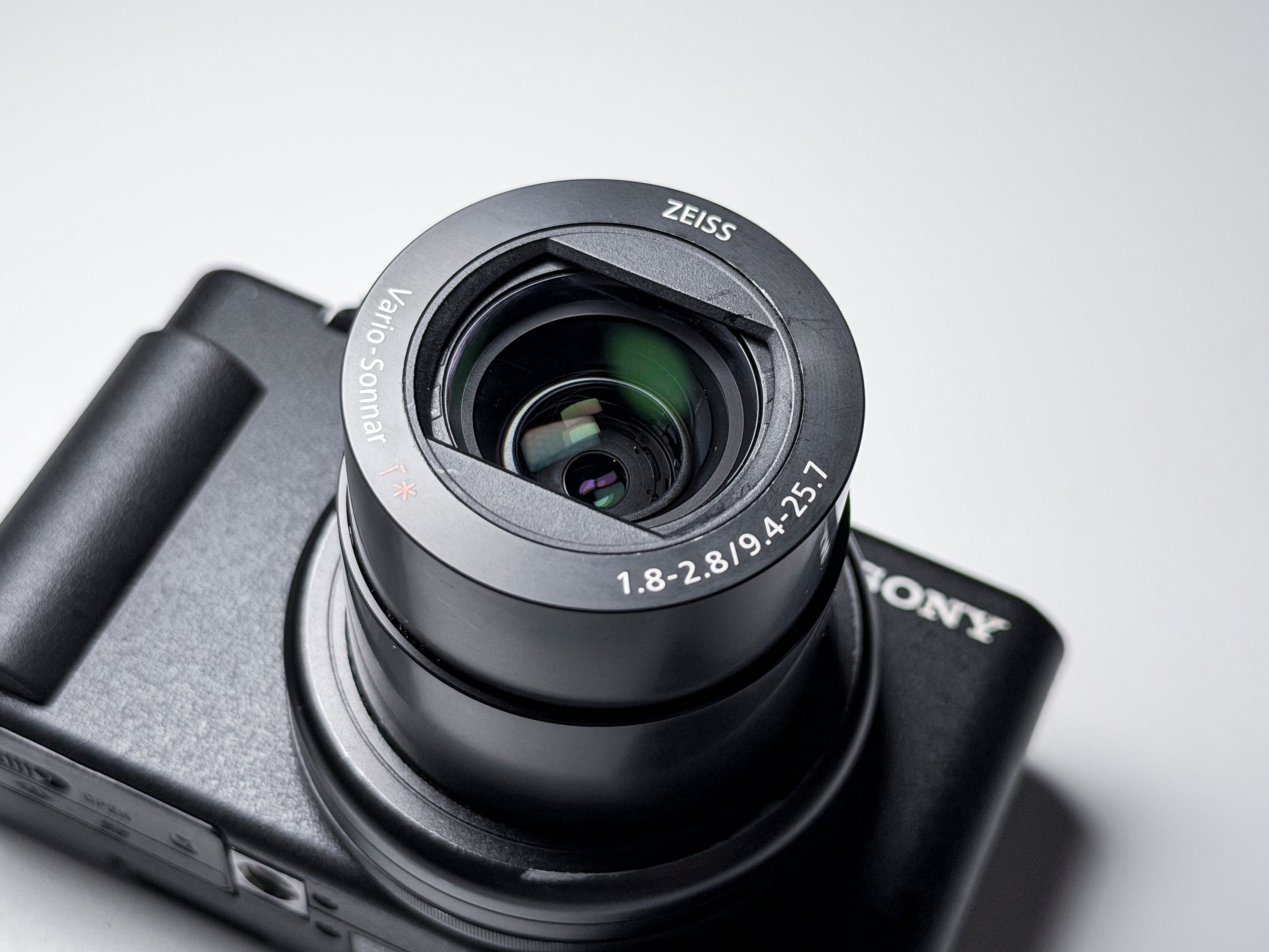 Sony ZV1 Cyber-shot ZV-1 4K - 1 Year Warranty, Excellent